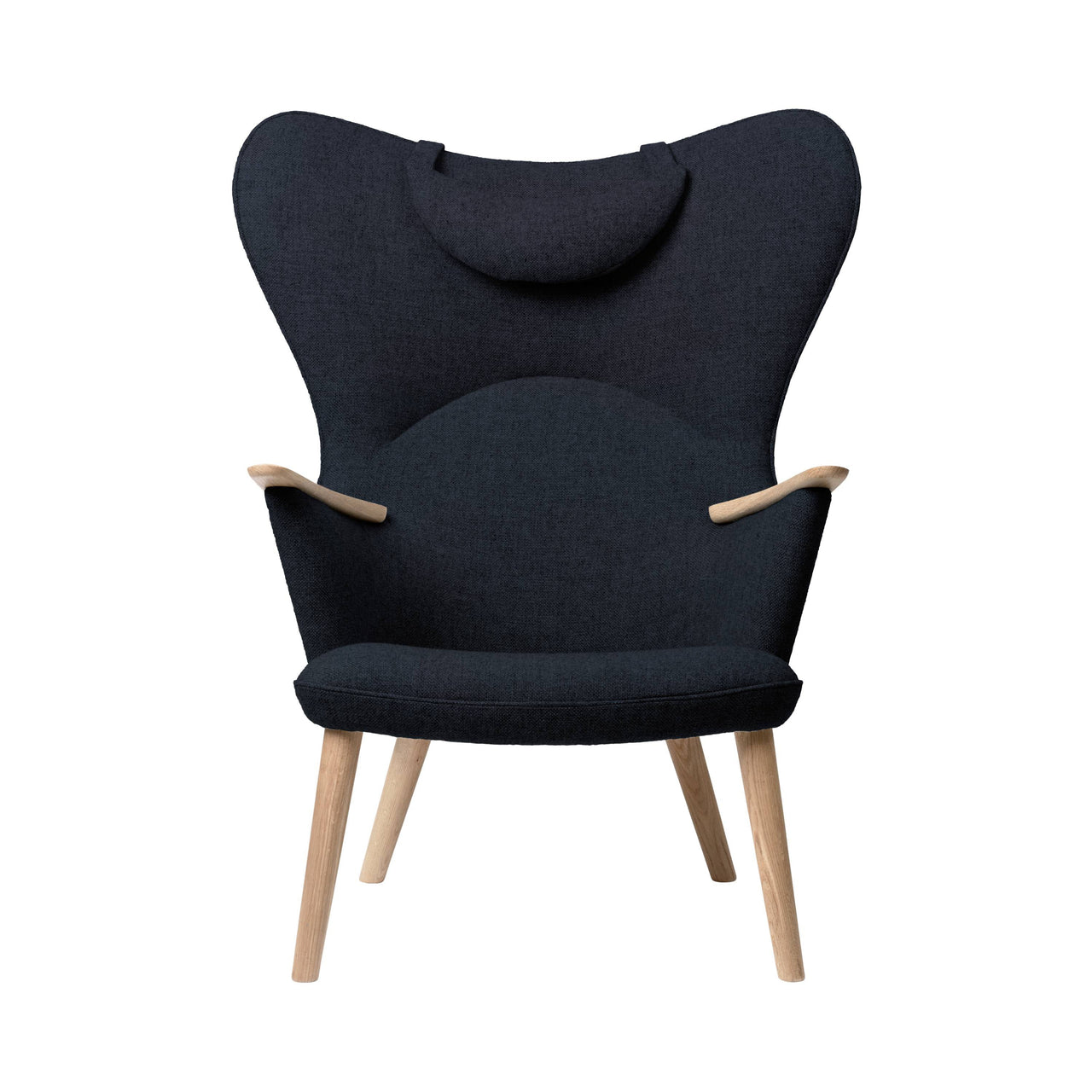 CH78 Mama Bear Lounge Chair: Soaped Oak + With Neck Pillow