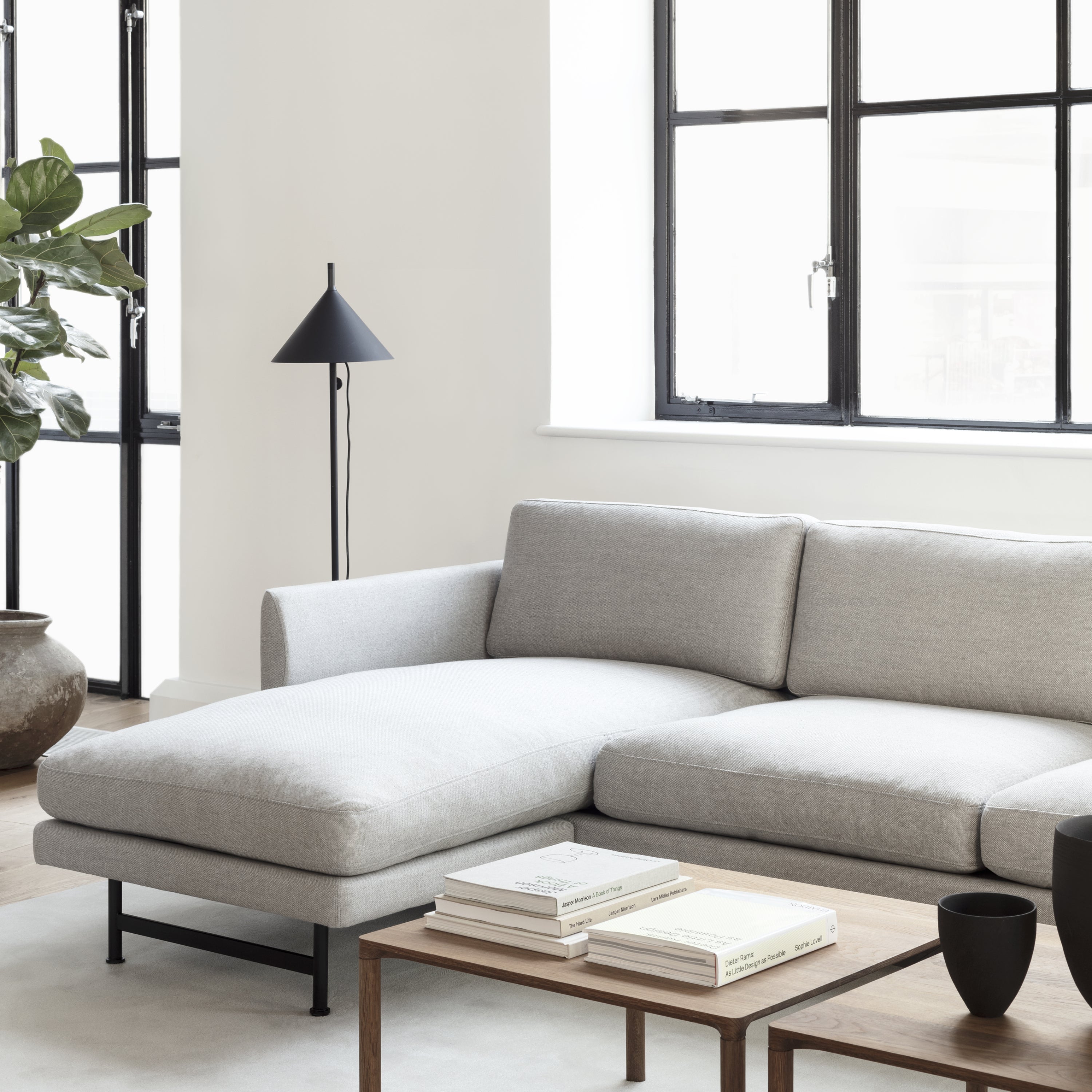 Calmo 3 Seater Chaise: Metal Base +LS