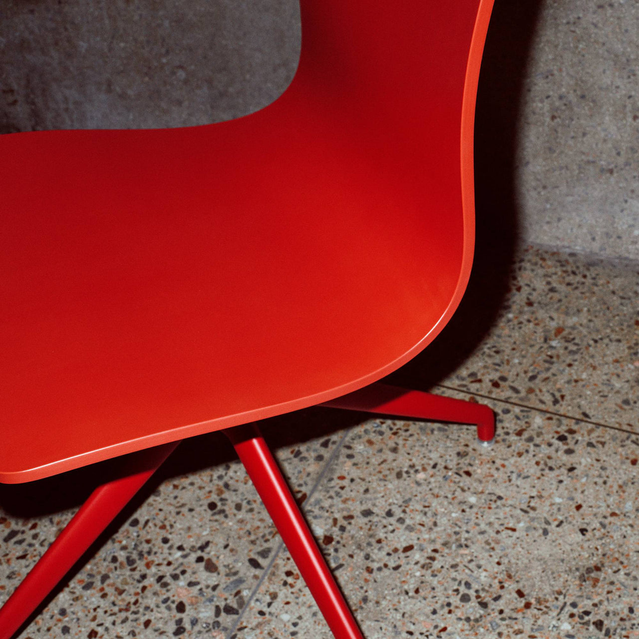 Serif Chair: 4 Star Base