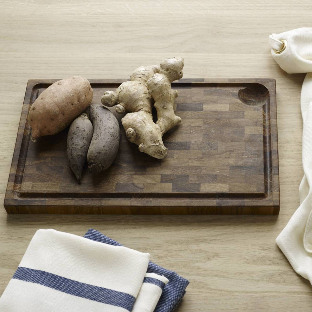 Dania Cutting Board: LS