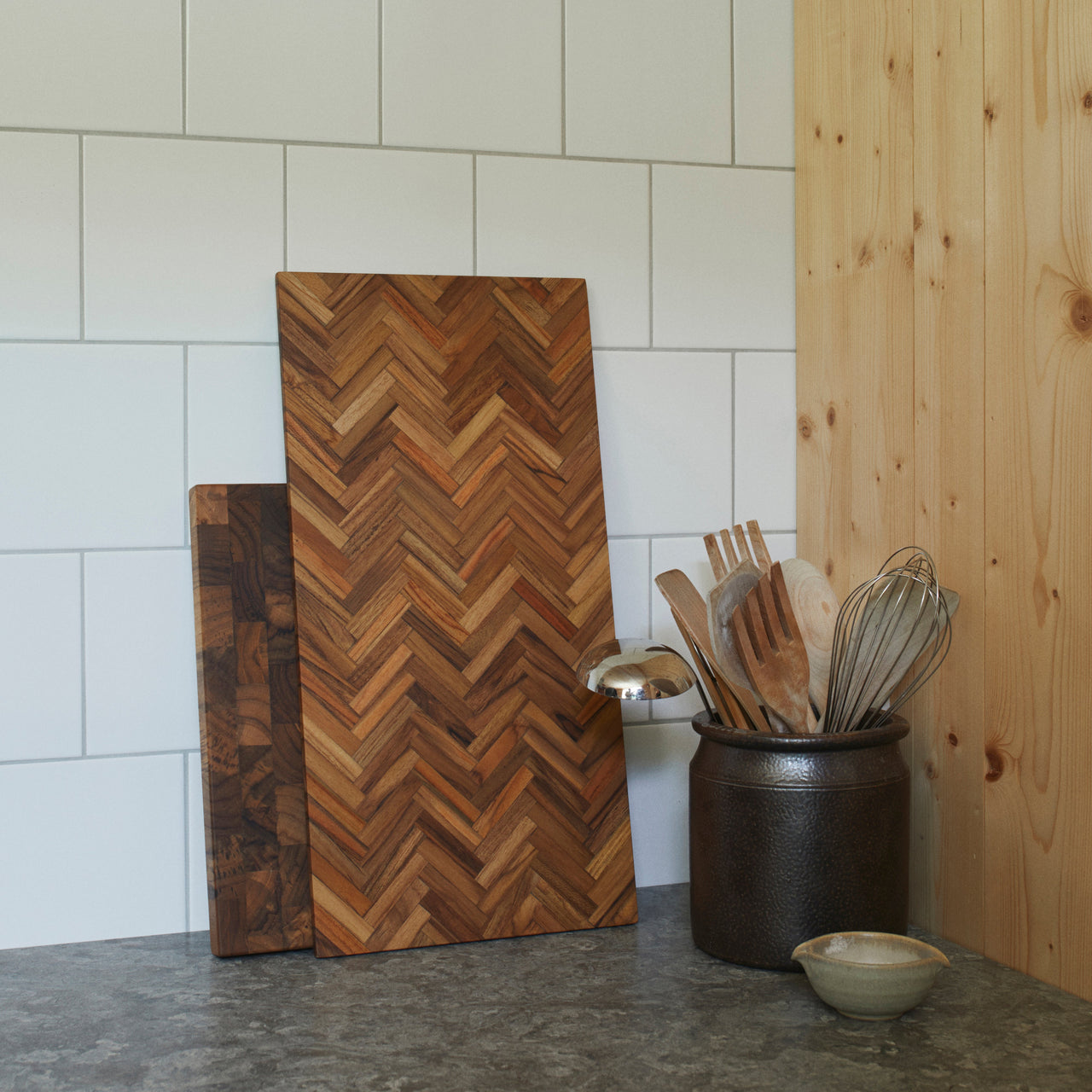 Dania Cutting Board: LS