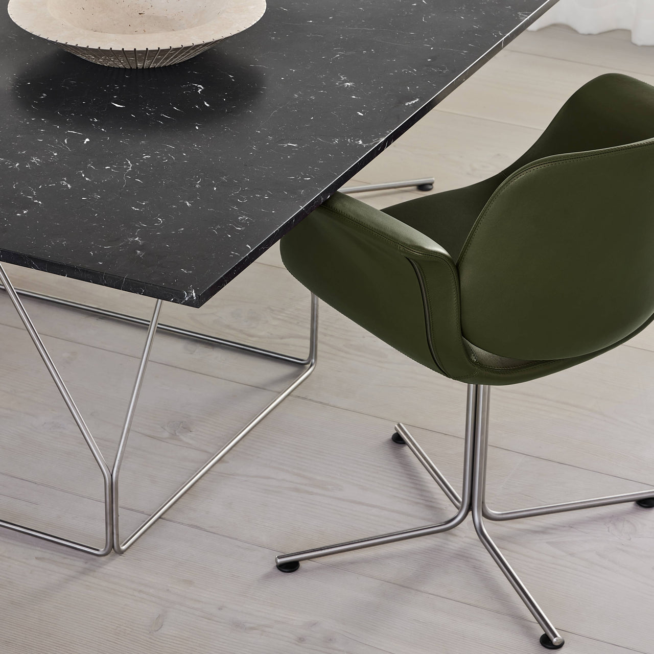 Flamingo Chair with Swivel Base: LS