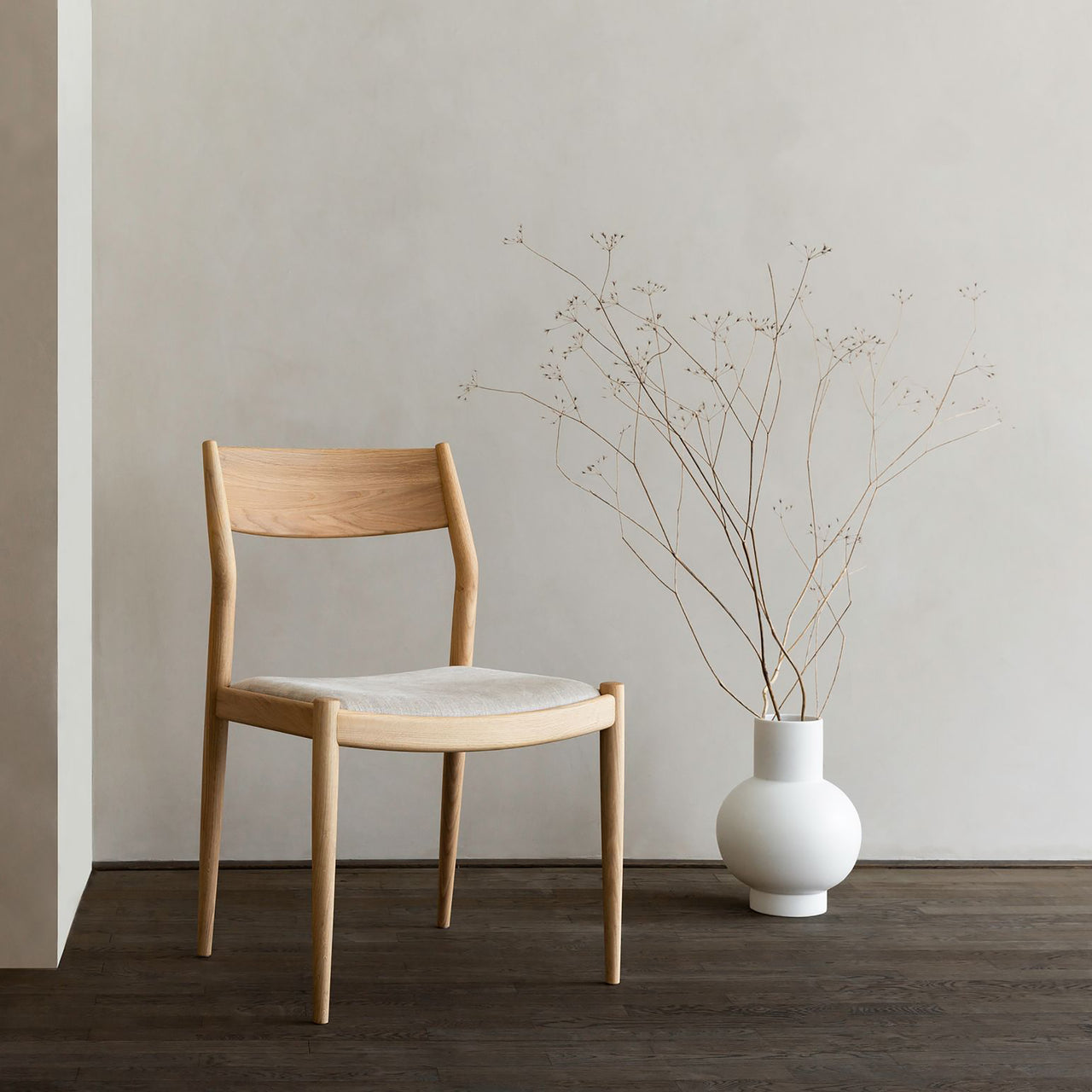 Kinuta Side Chair N-DC02: Upholstered | Buy Karimoku Case online 
