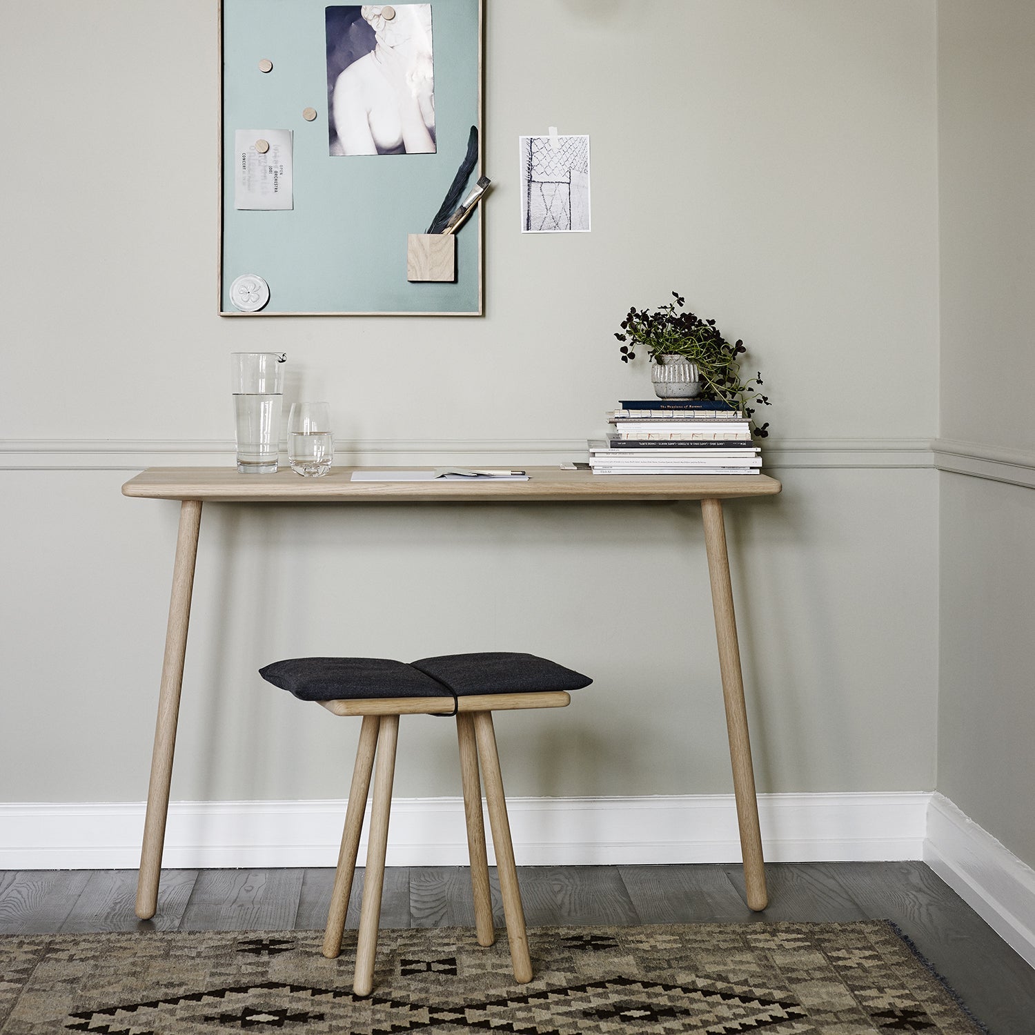 Georg Wall Mount Desk: LS