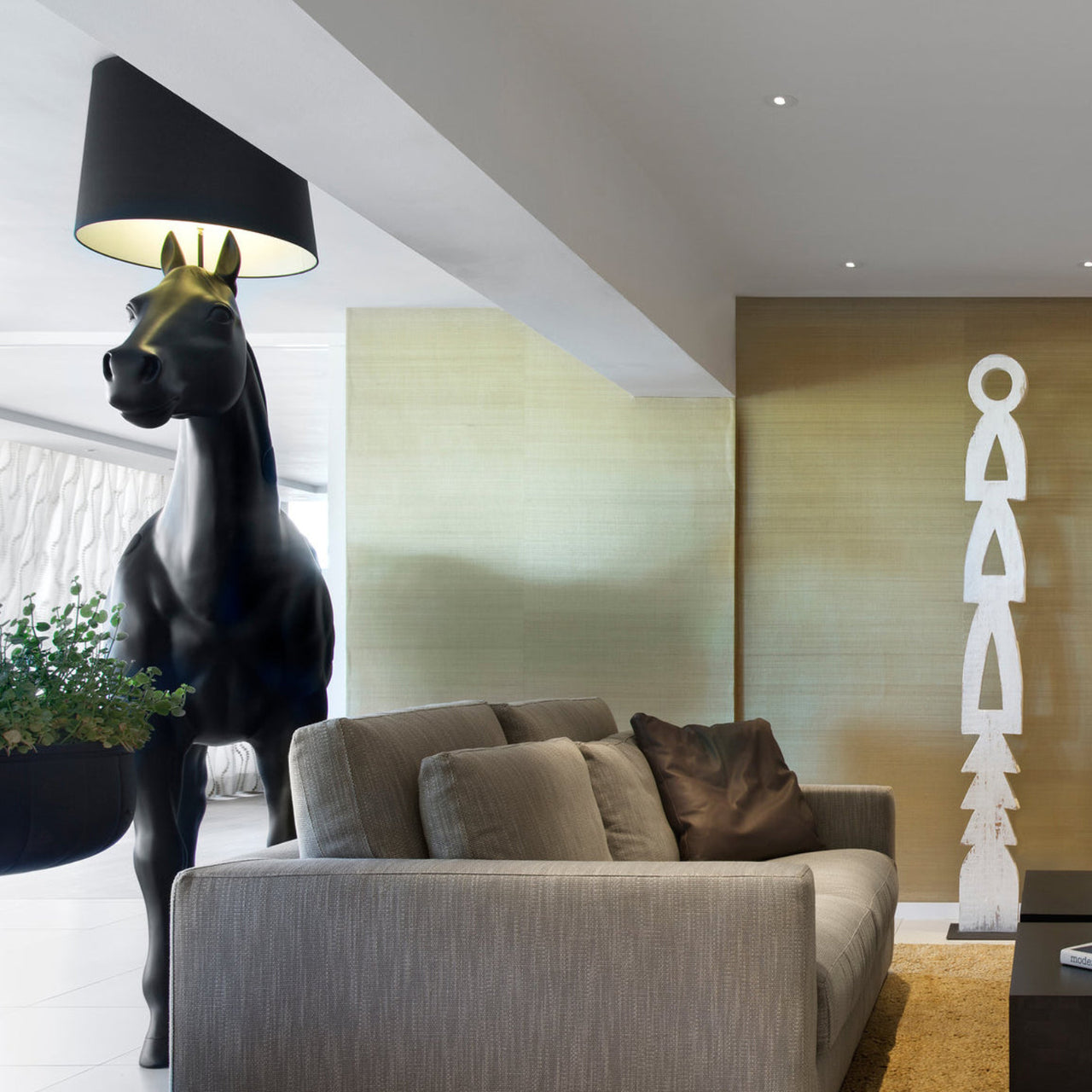 Horse Lamp: LS