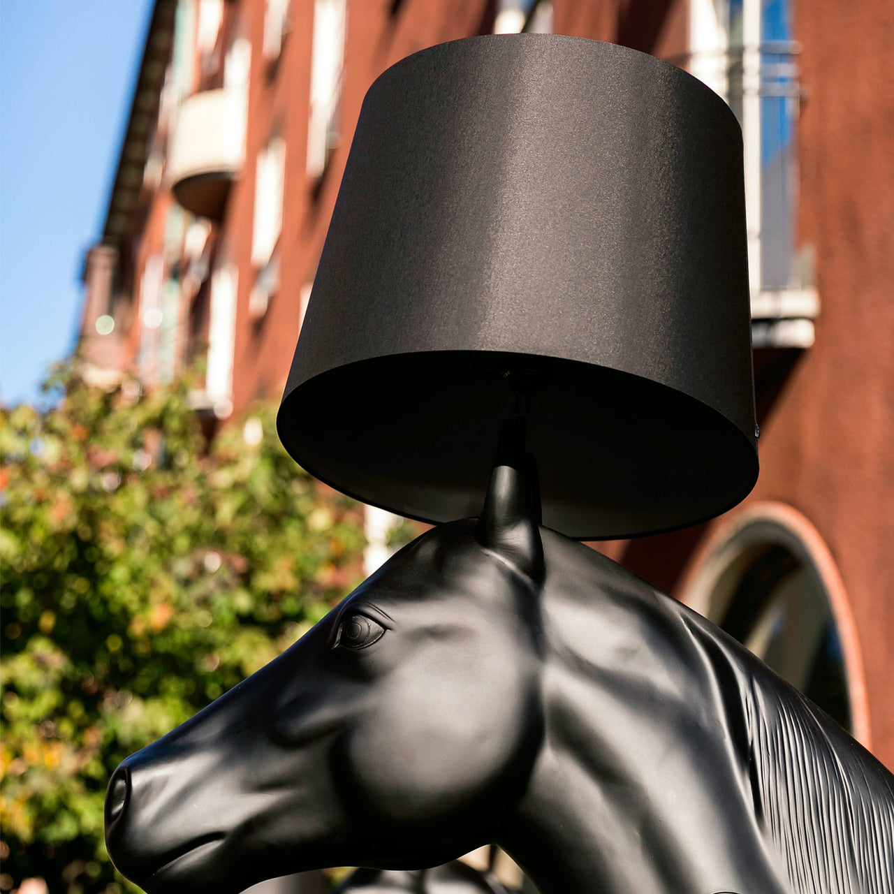 Horse Lamp: DI