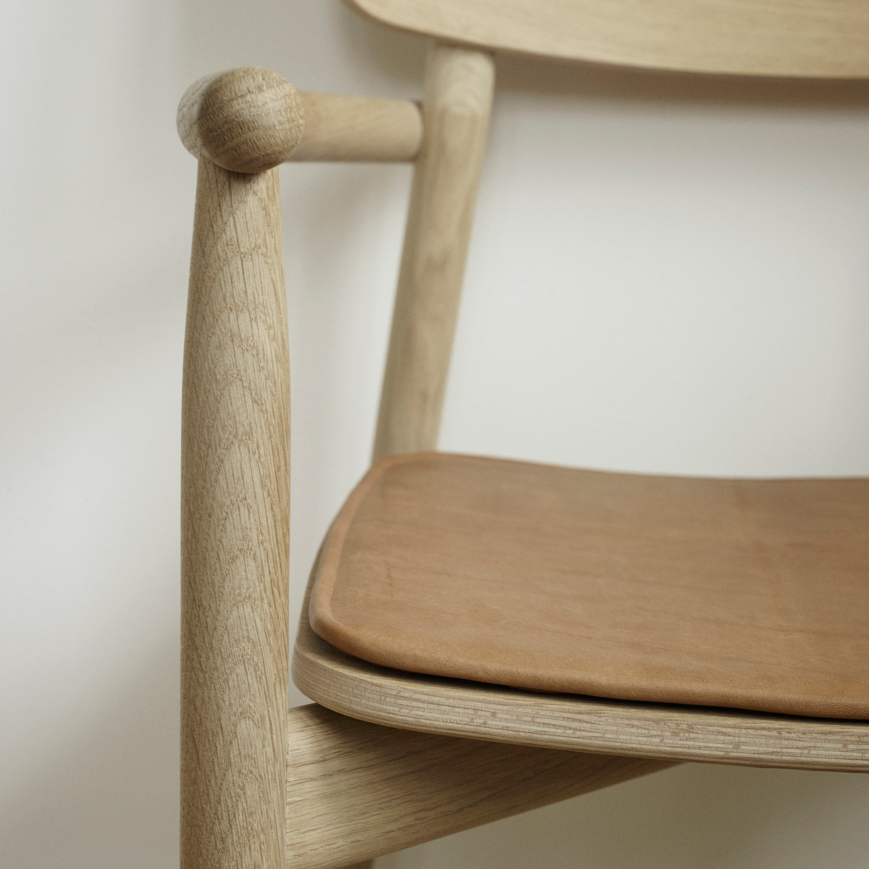 Hven Armchair: DI