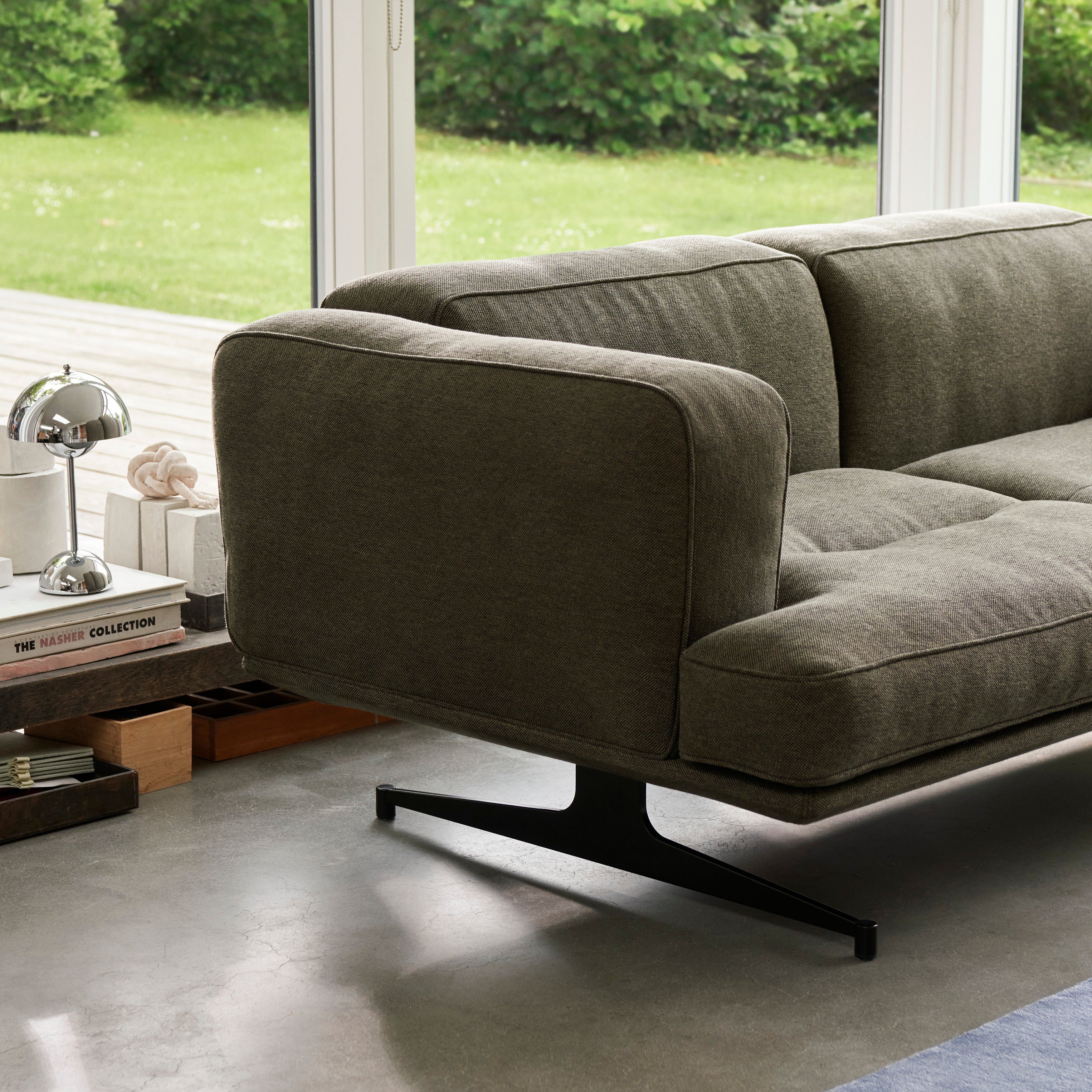 Inland Sofa: AV22 + AV23 + LS