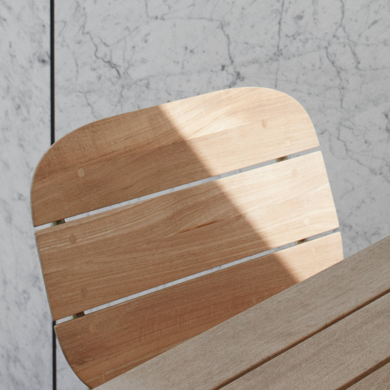 Lilium Armchair: DI