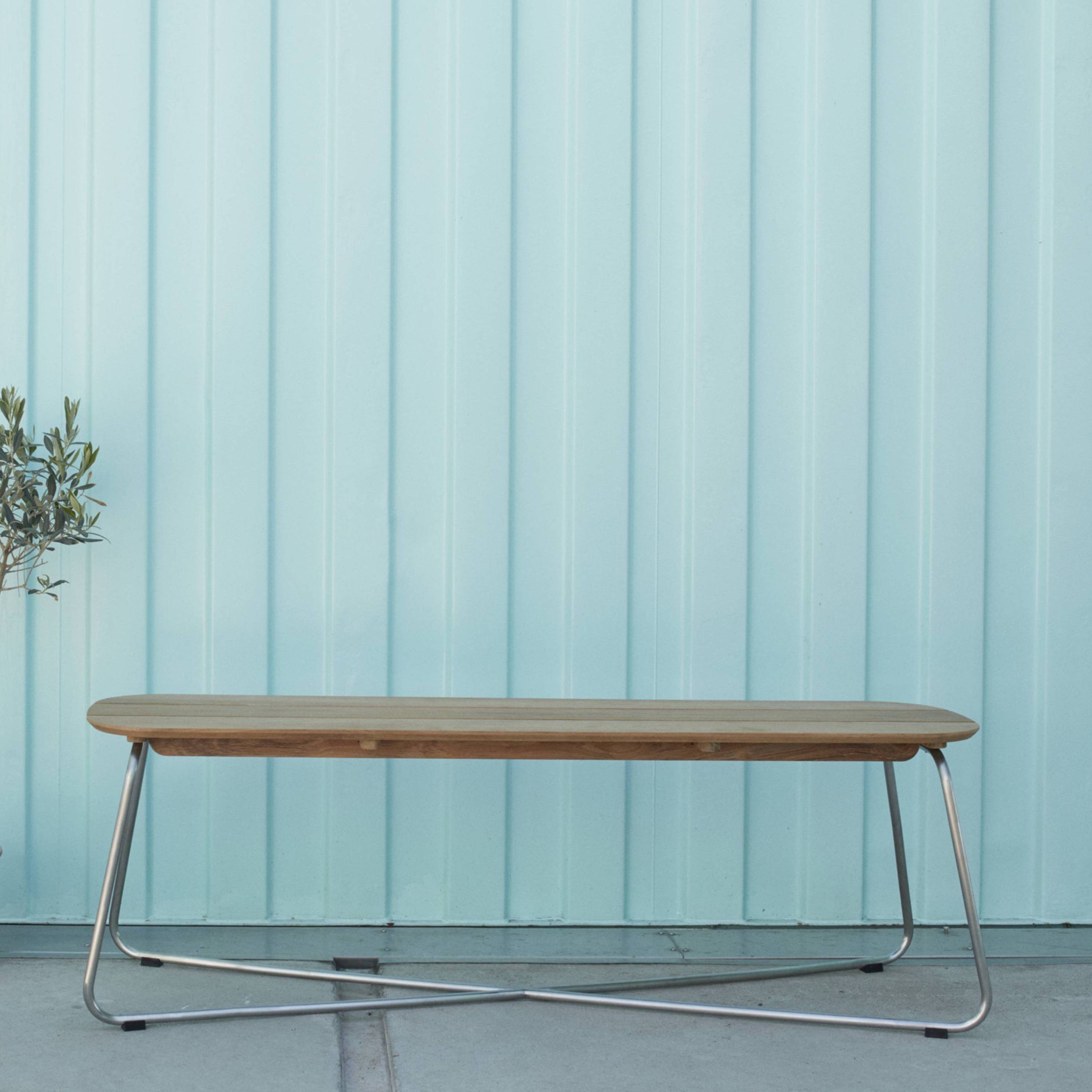 Lilium Bench: LS