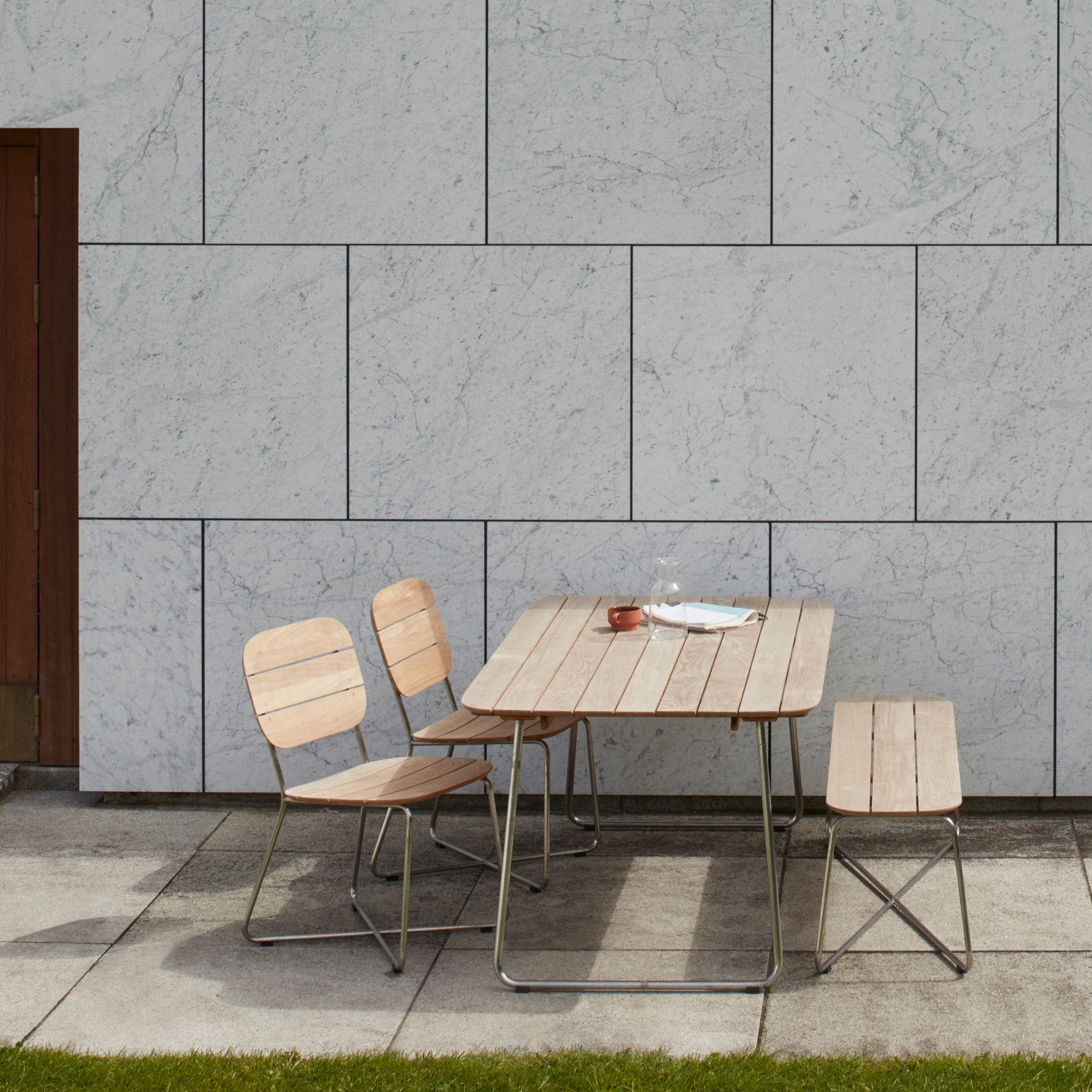 Lilium Bench: LS