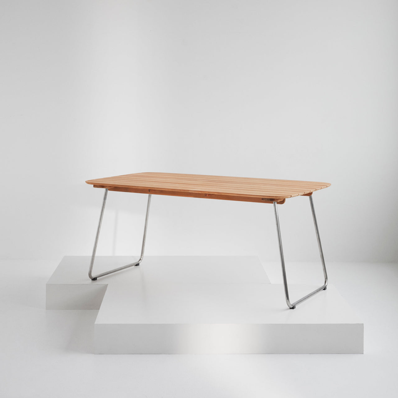 Lilium Table 160: LS