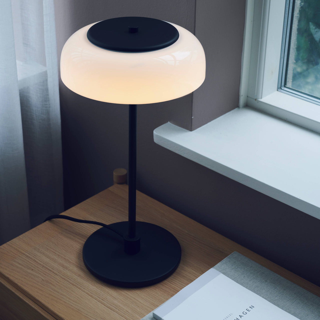 Blossi Table Lamp