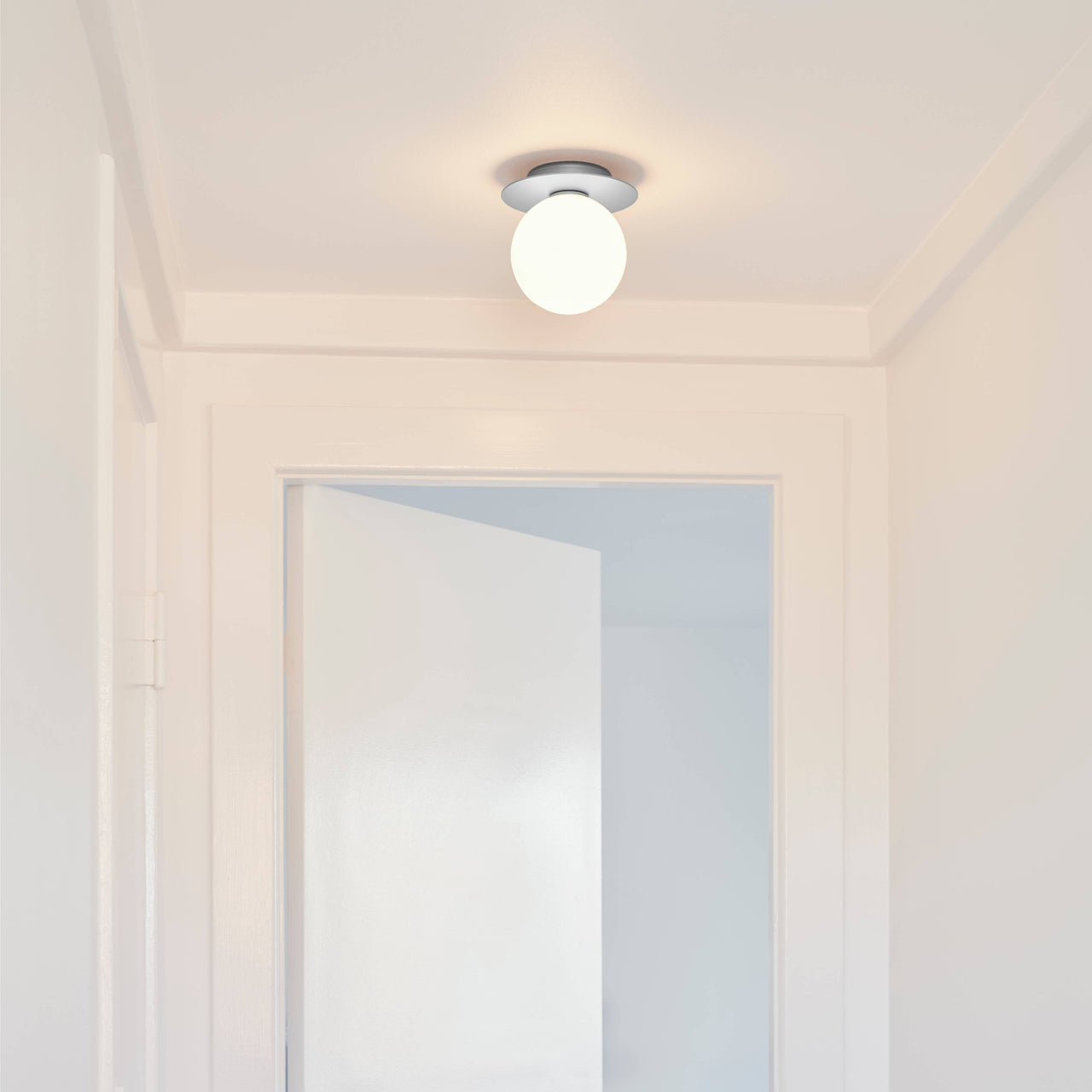 Liila 1 Wall/Ceiling Lamp