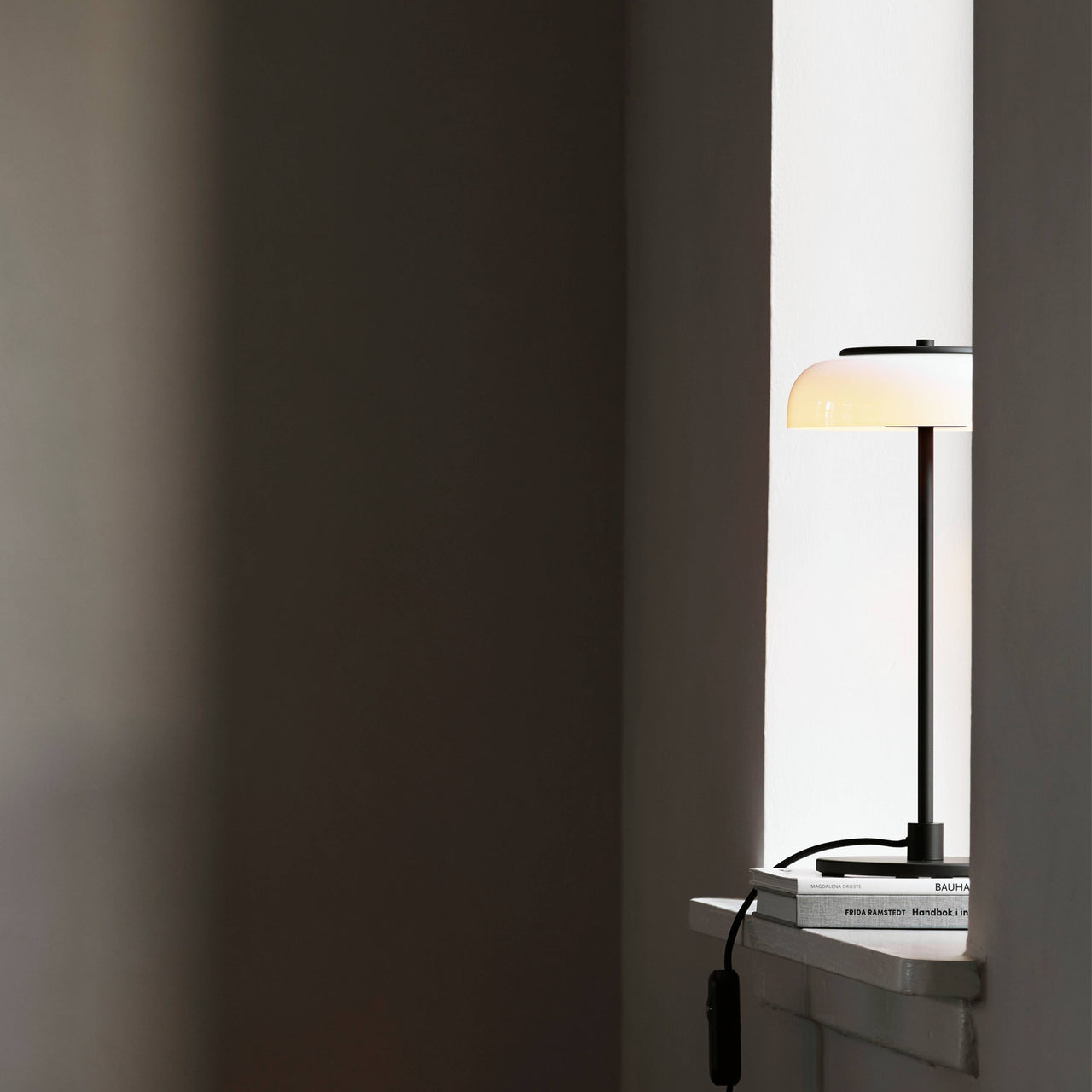 Blossi Table Lamp