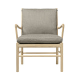 OW149 Colonial Chair: Soaped Oak