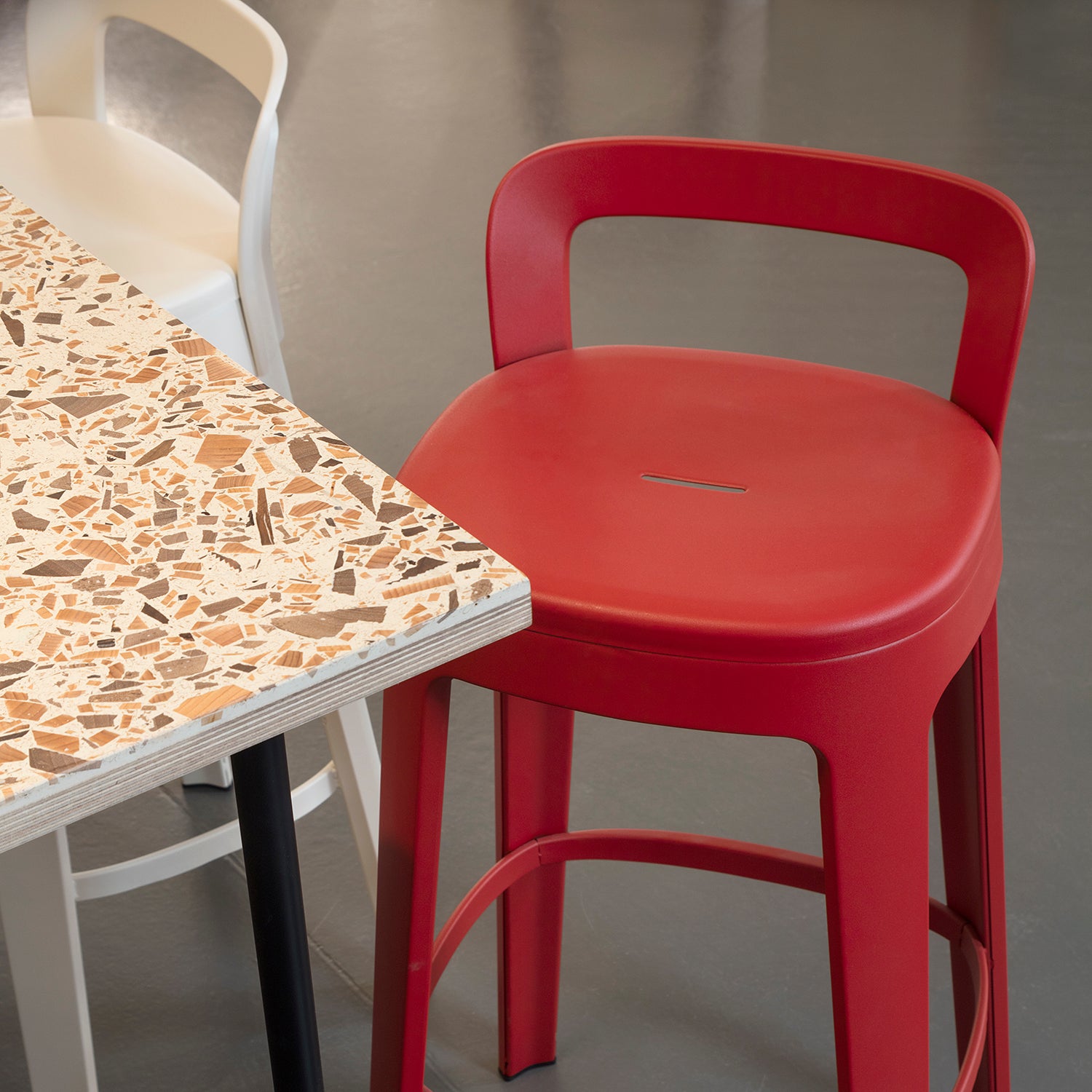 Ombra Bar + Counter Stool with Backrest: DI