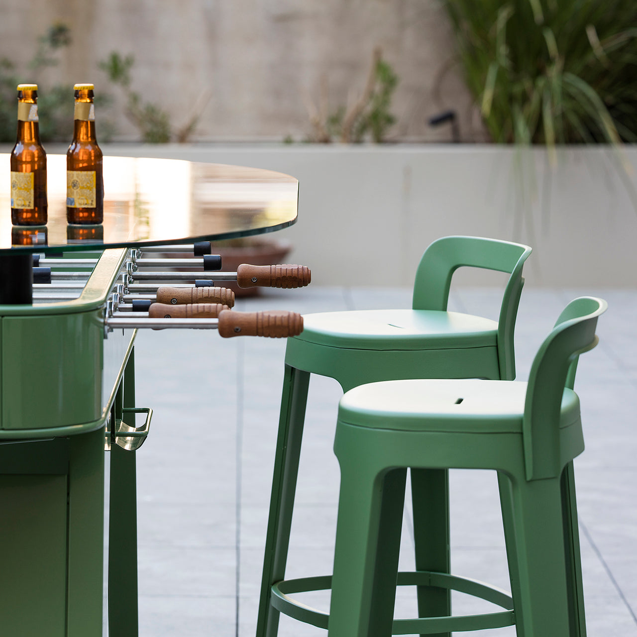 Ombra Bar + Counter Stool with Backrest: DI