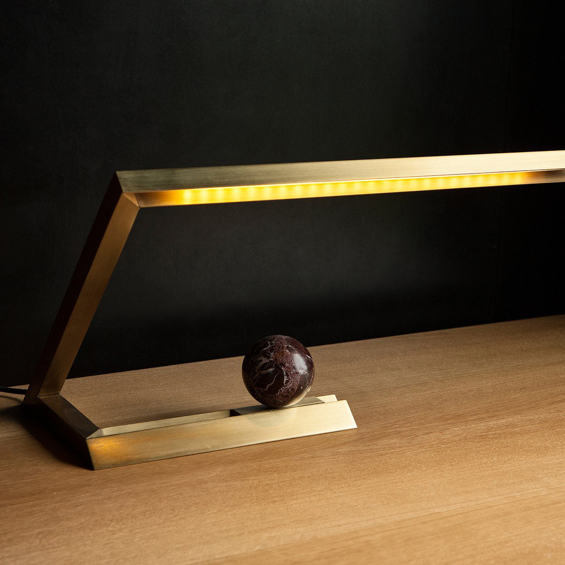 Oud LED Table Lamp: LS