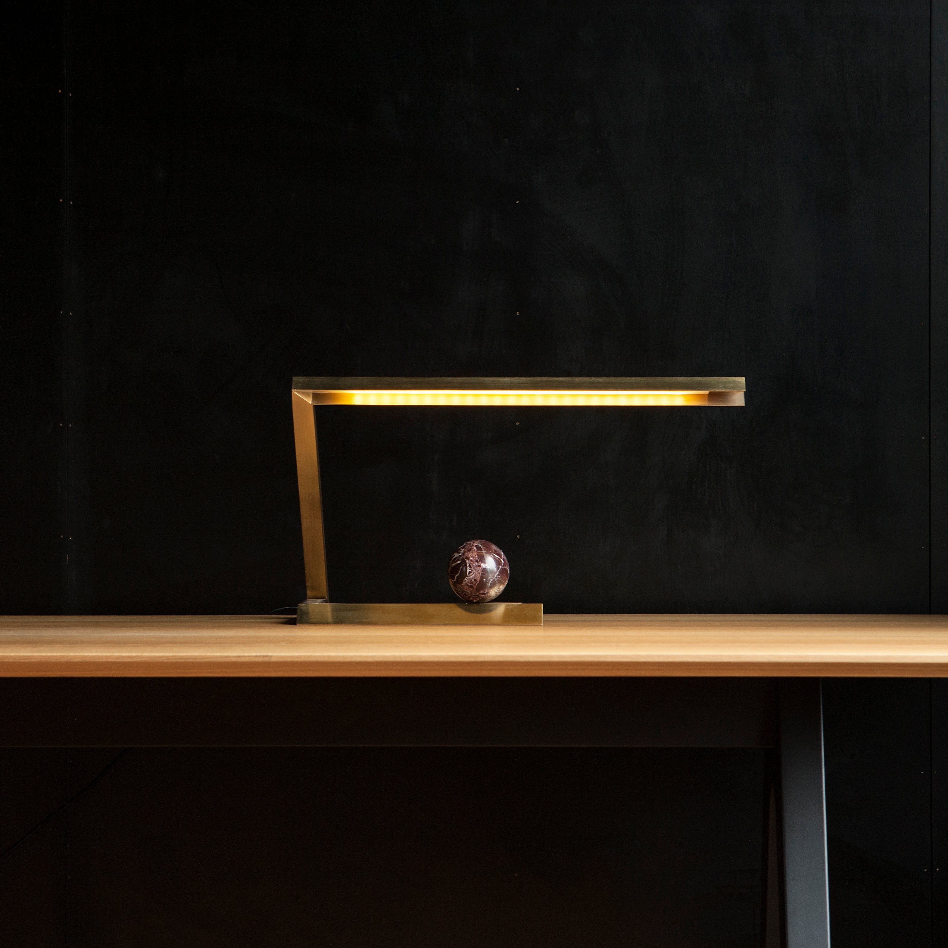Oud LED Table Lamp: LS