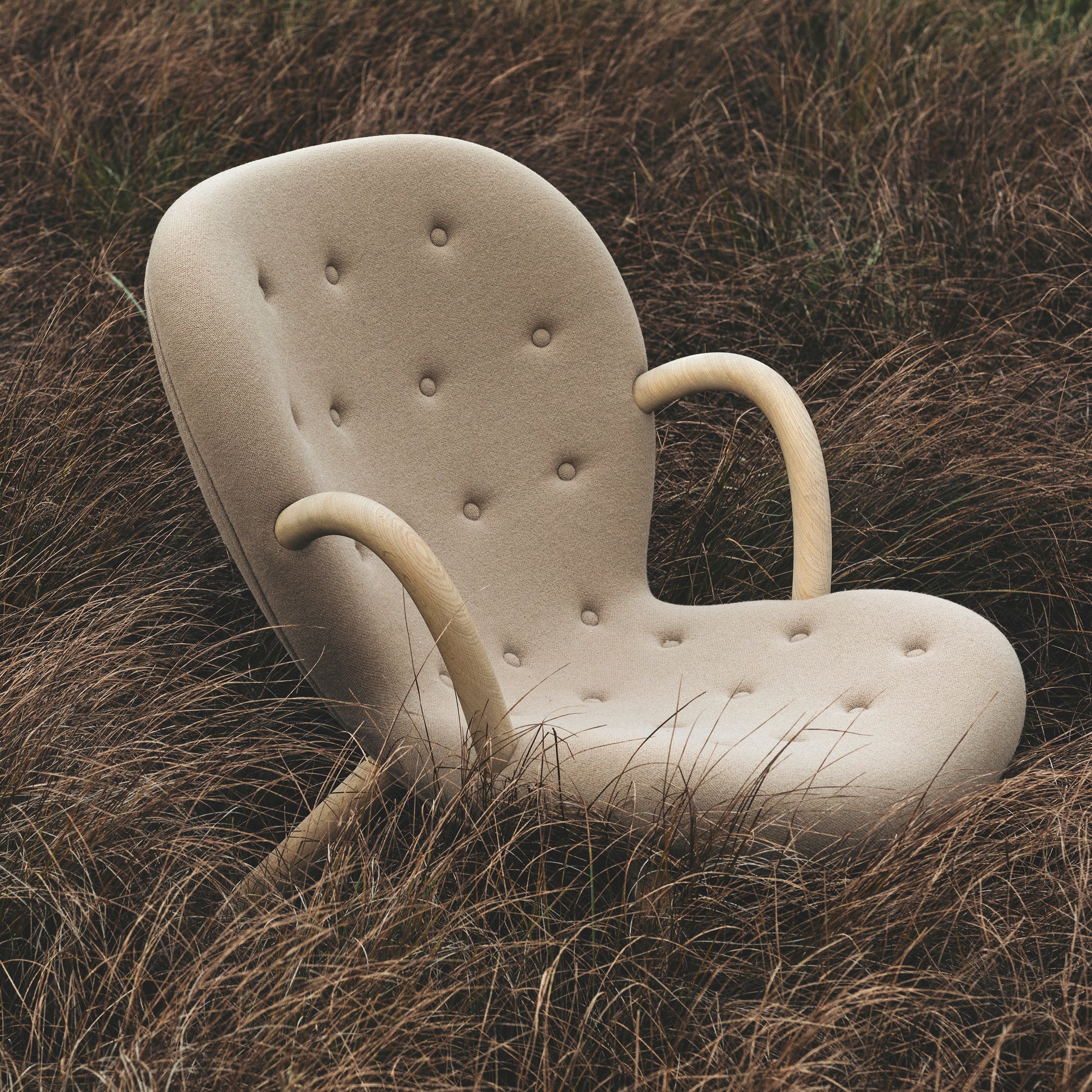 Arctander Armchair: Small