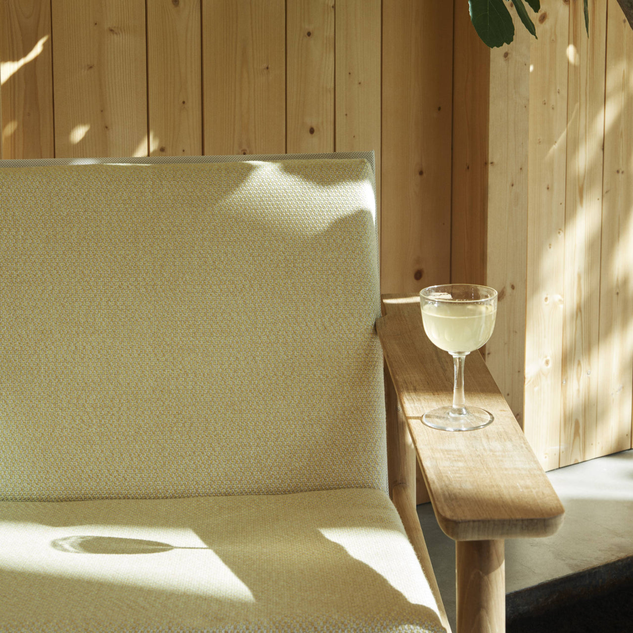 Pelagus Lounge Chair: DI