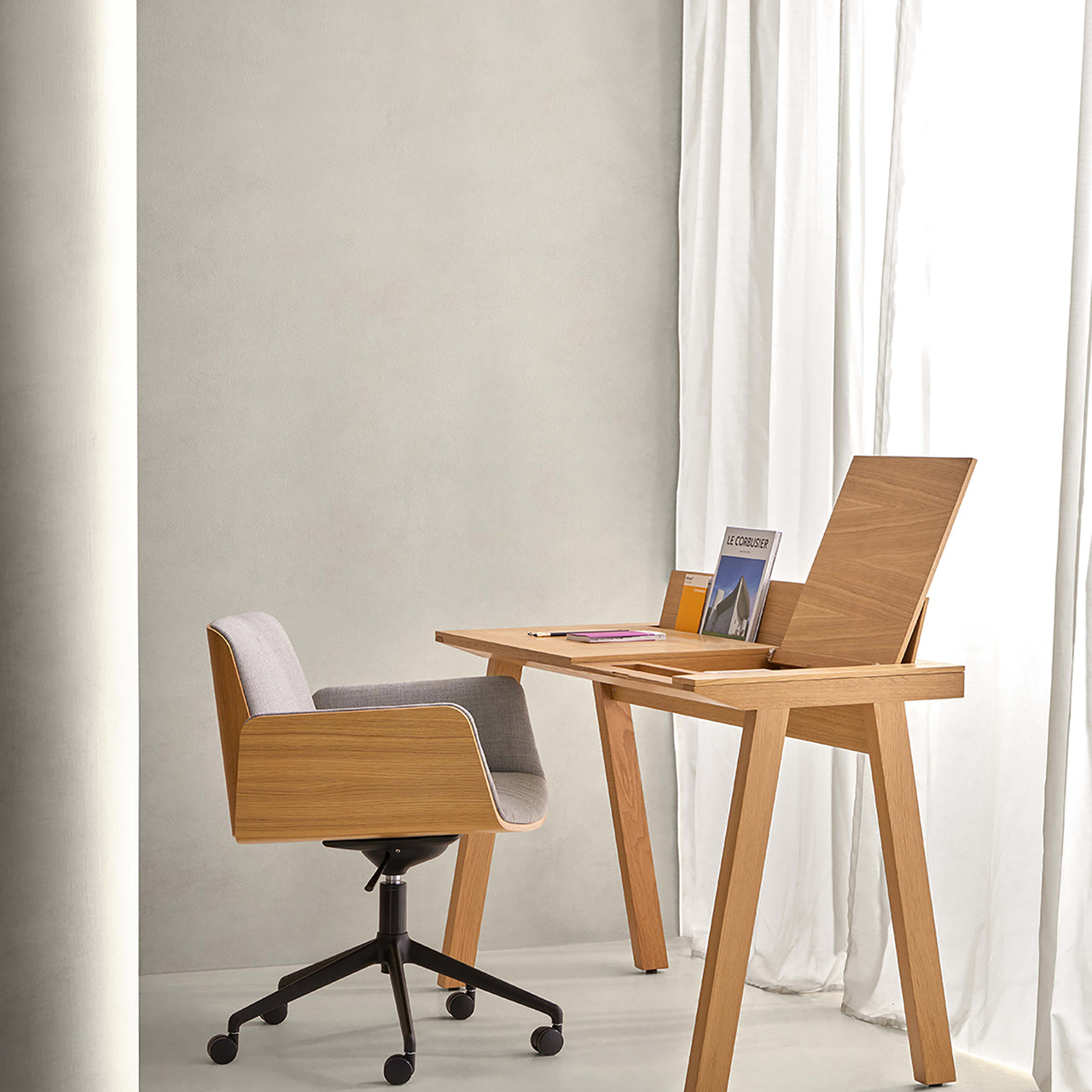 Hug Office Chair: Front Upholstered + Castors