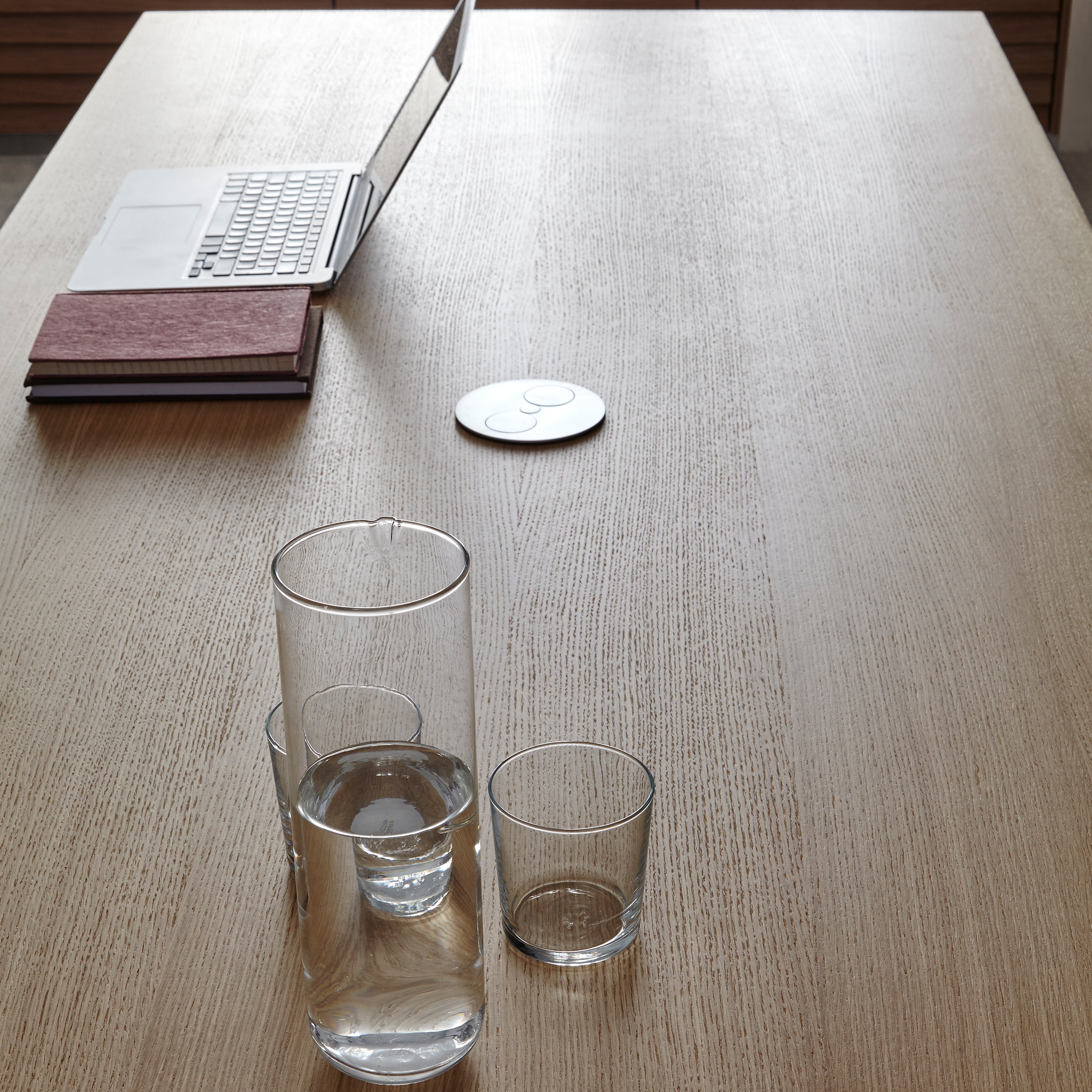 Mitis Table: Large