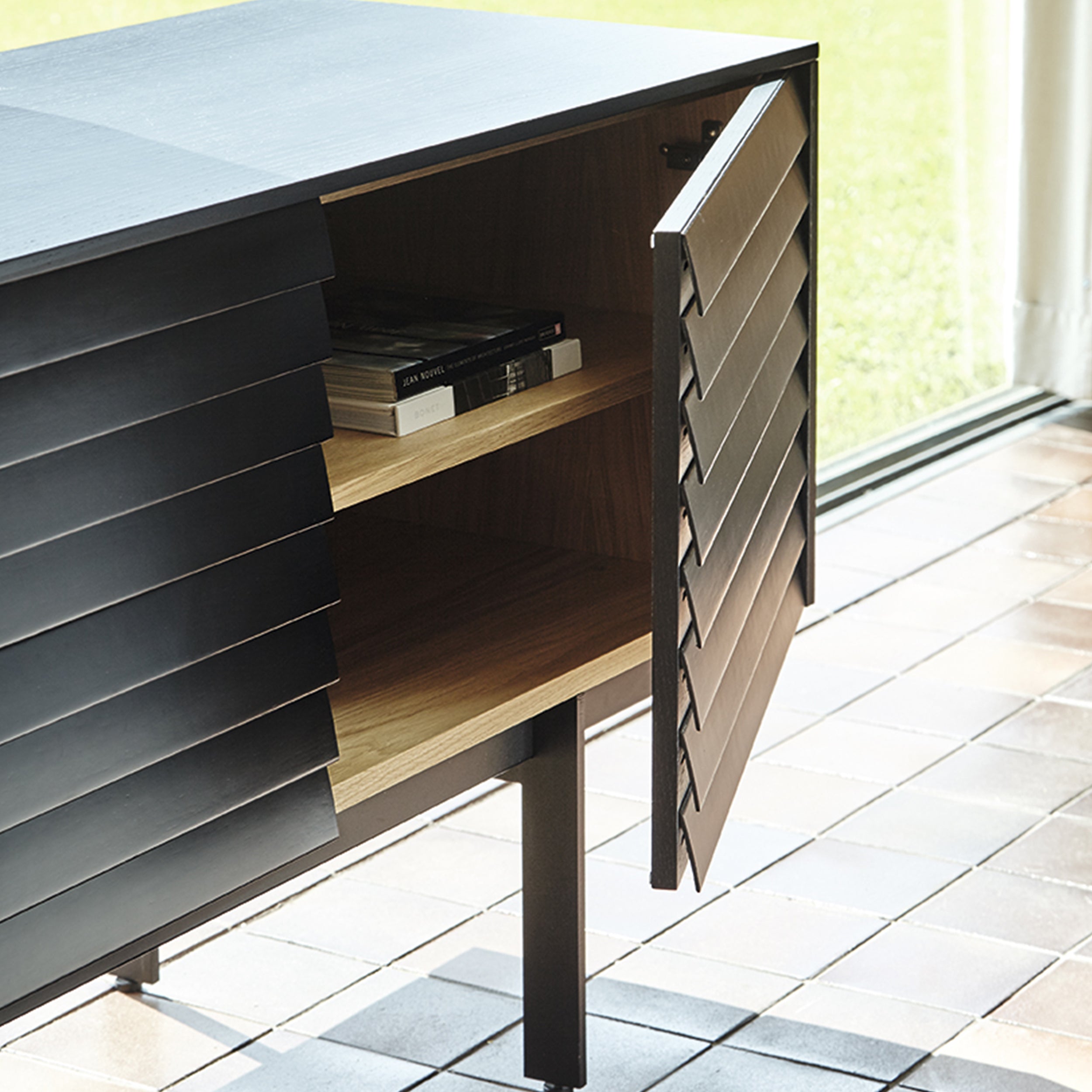Sussex 8 Sideboard: SSX501