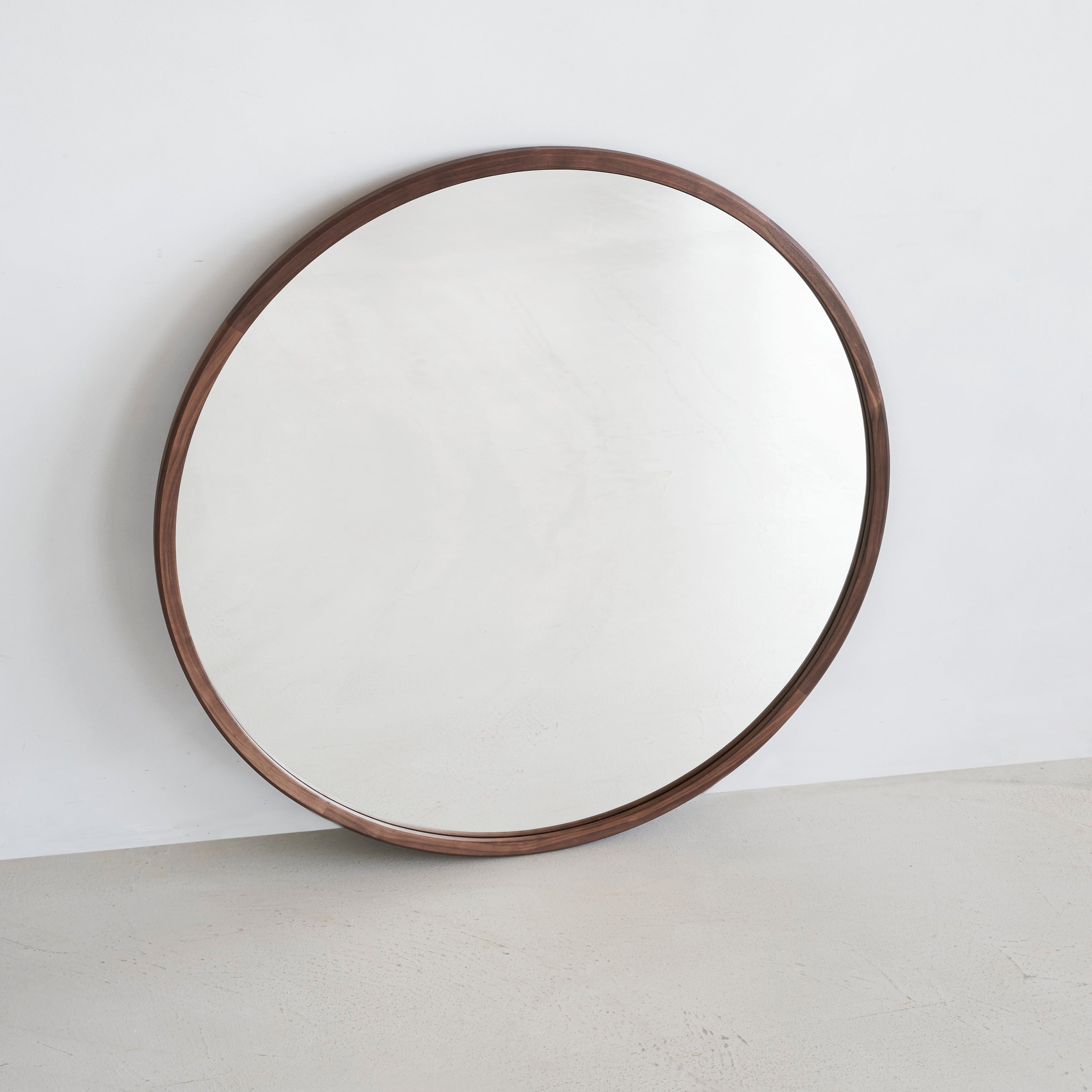 Silhouette Mirror: LS