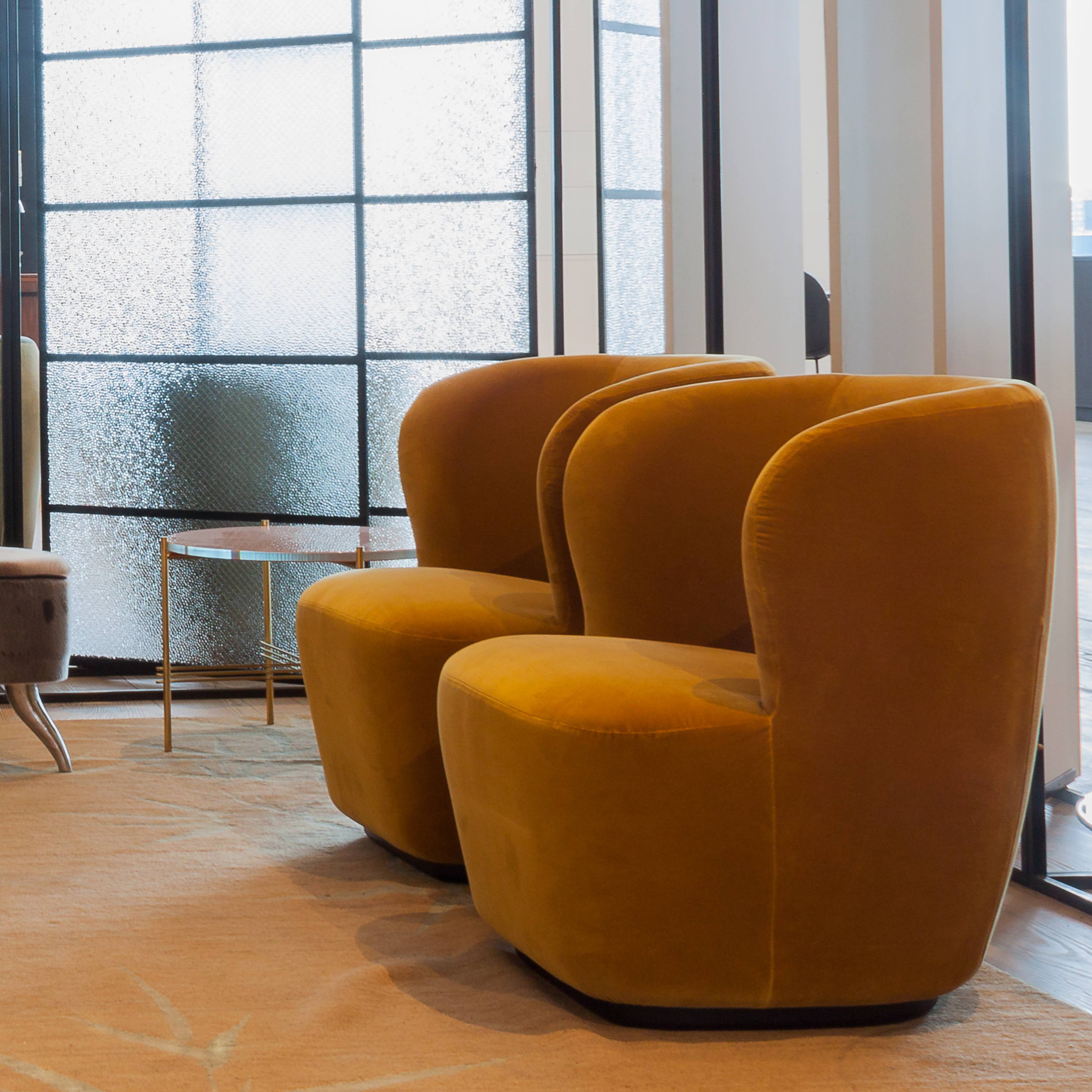 Stay Lounge Chair: Small + Black Base + LS