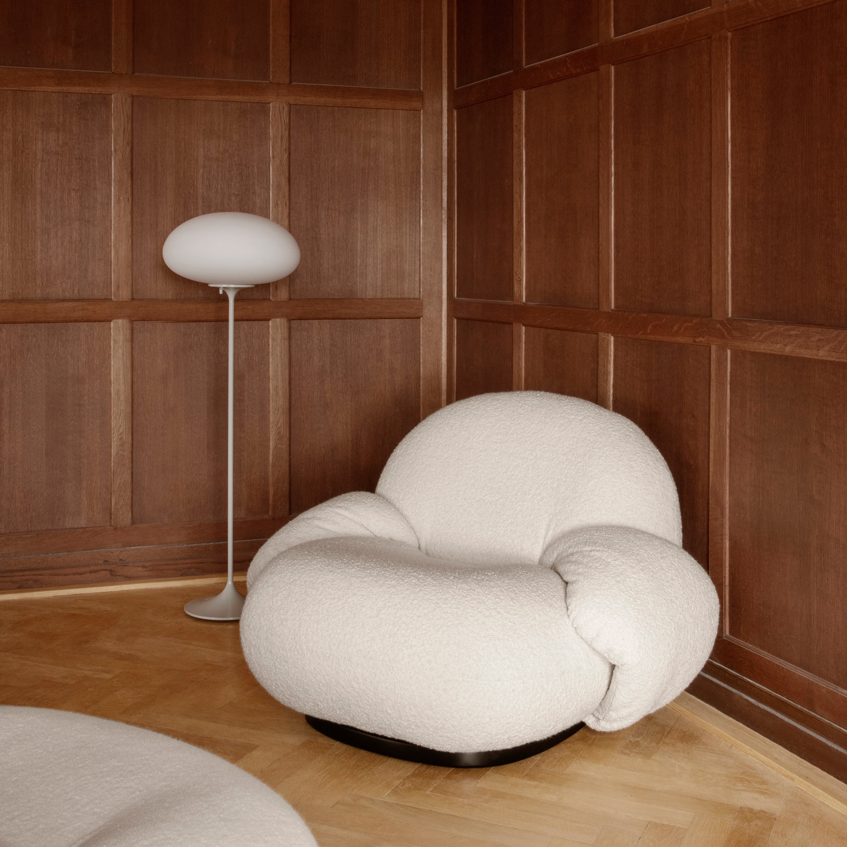 Stemlite Floor Lamp: LS