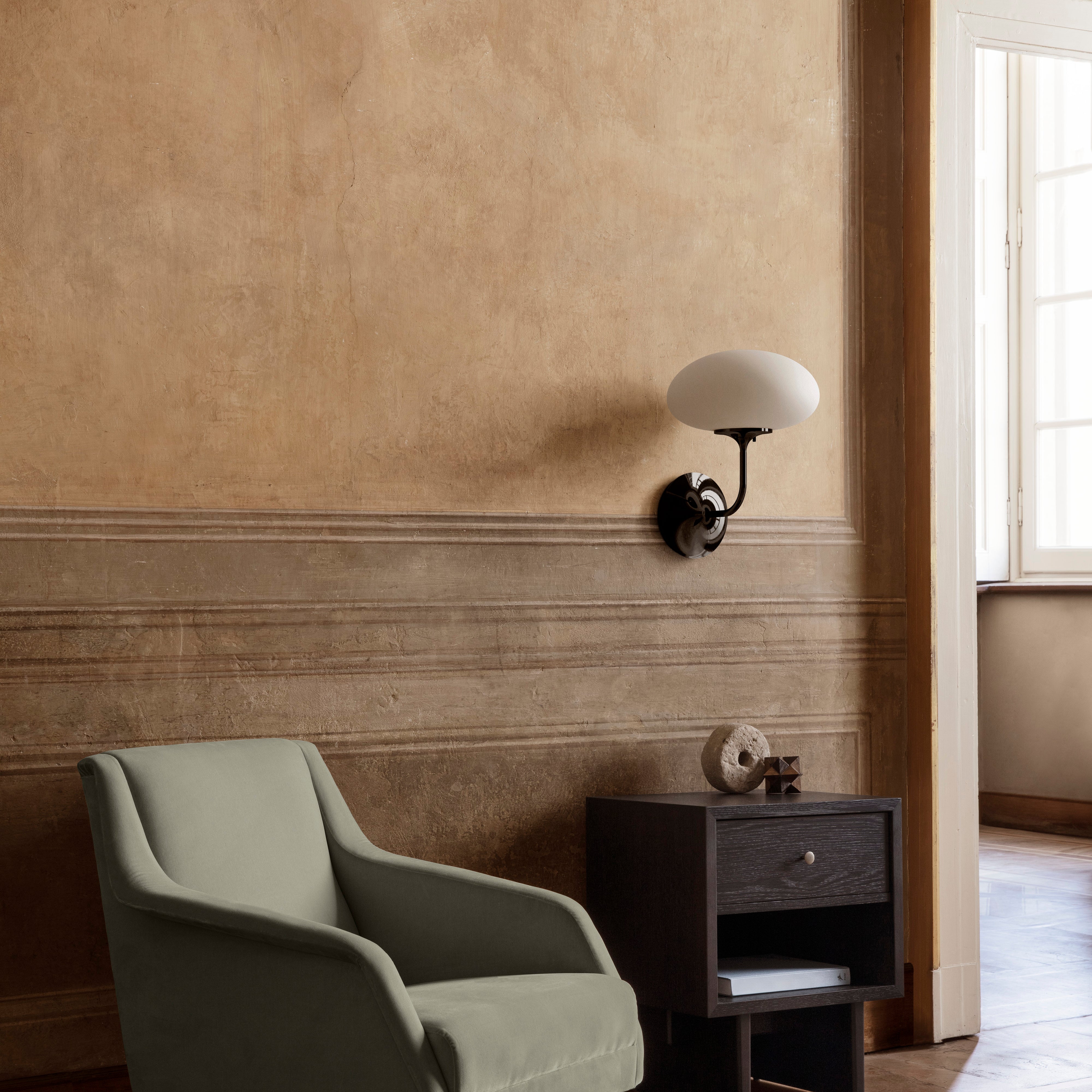 Stemlite Wall Lamp: LS