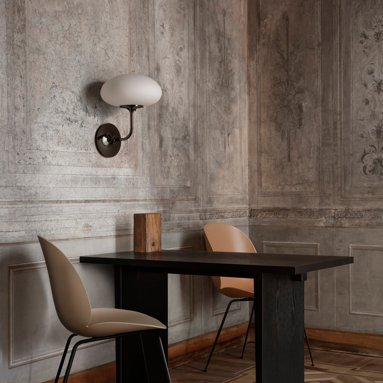 Stemlite Wall Lamp: LS