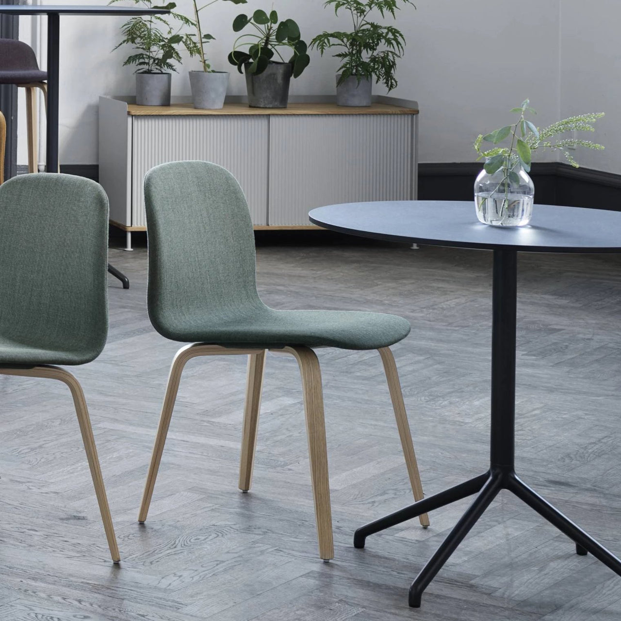 Still Cafe Round Table: Large + LS