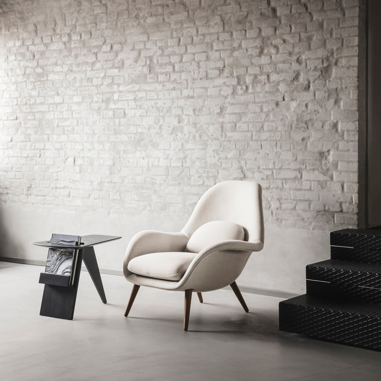 Swoon Lounge Chair: LS