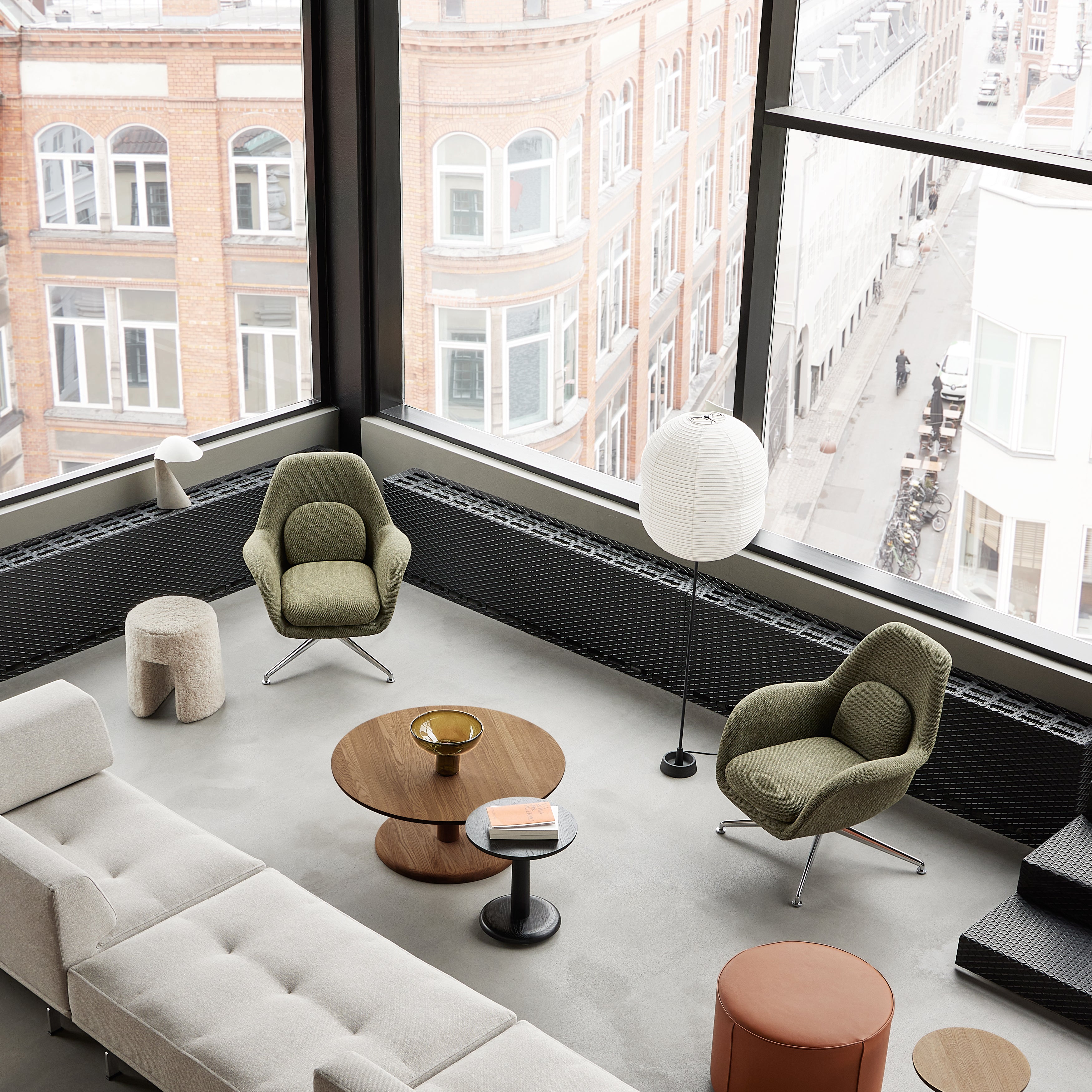 Swoon Lounge Chair Petit: Swivel Base + LS