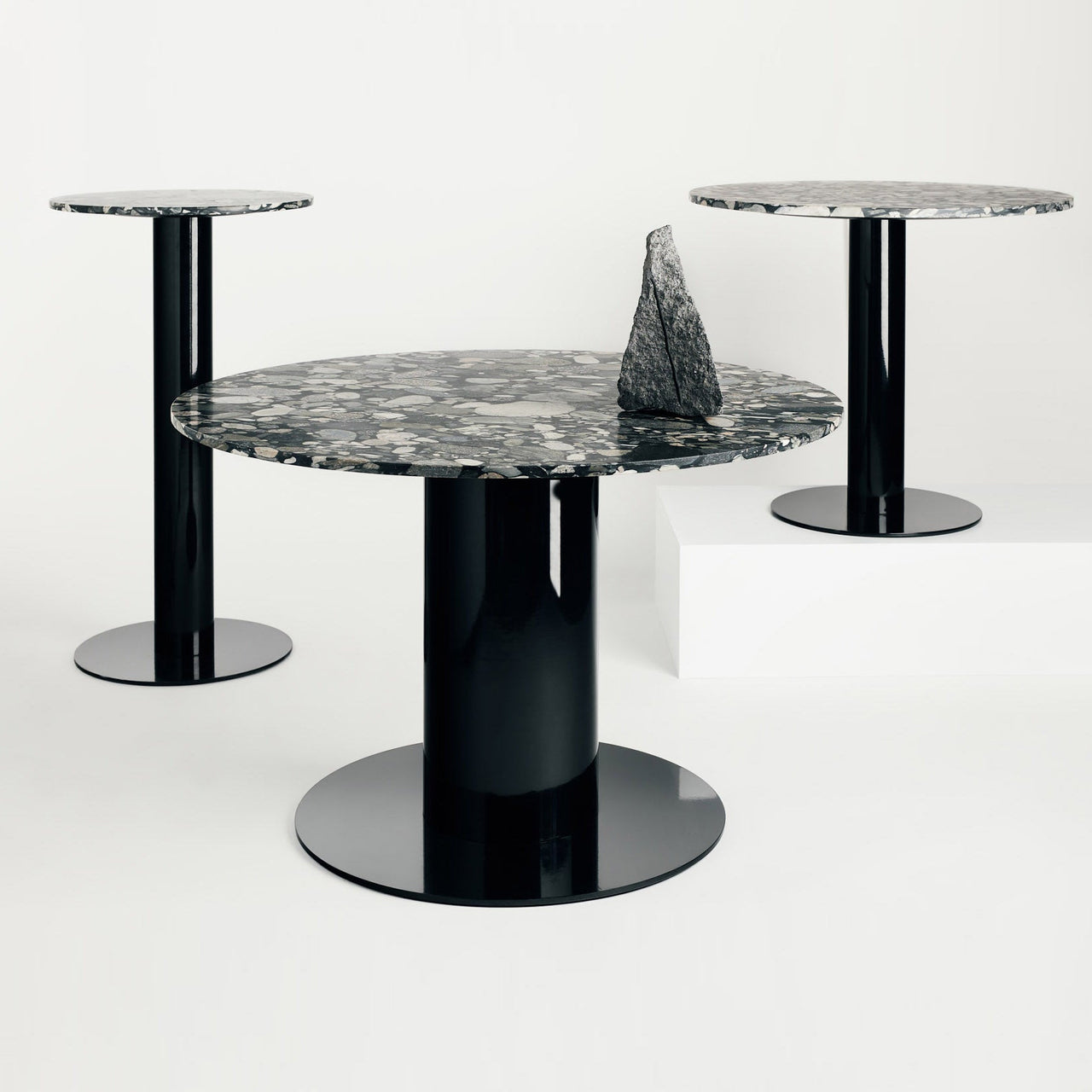 Tube Wide Table: Pebble Marble