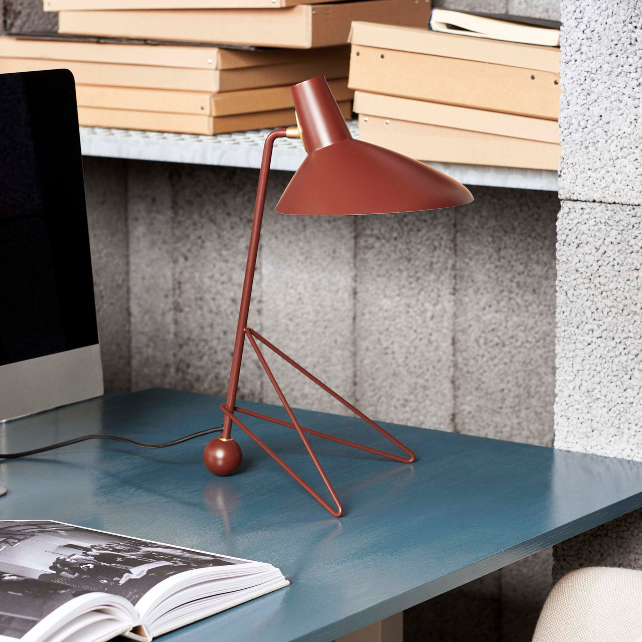 Tripod HM9 Table Lamp