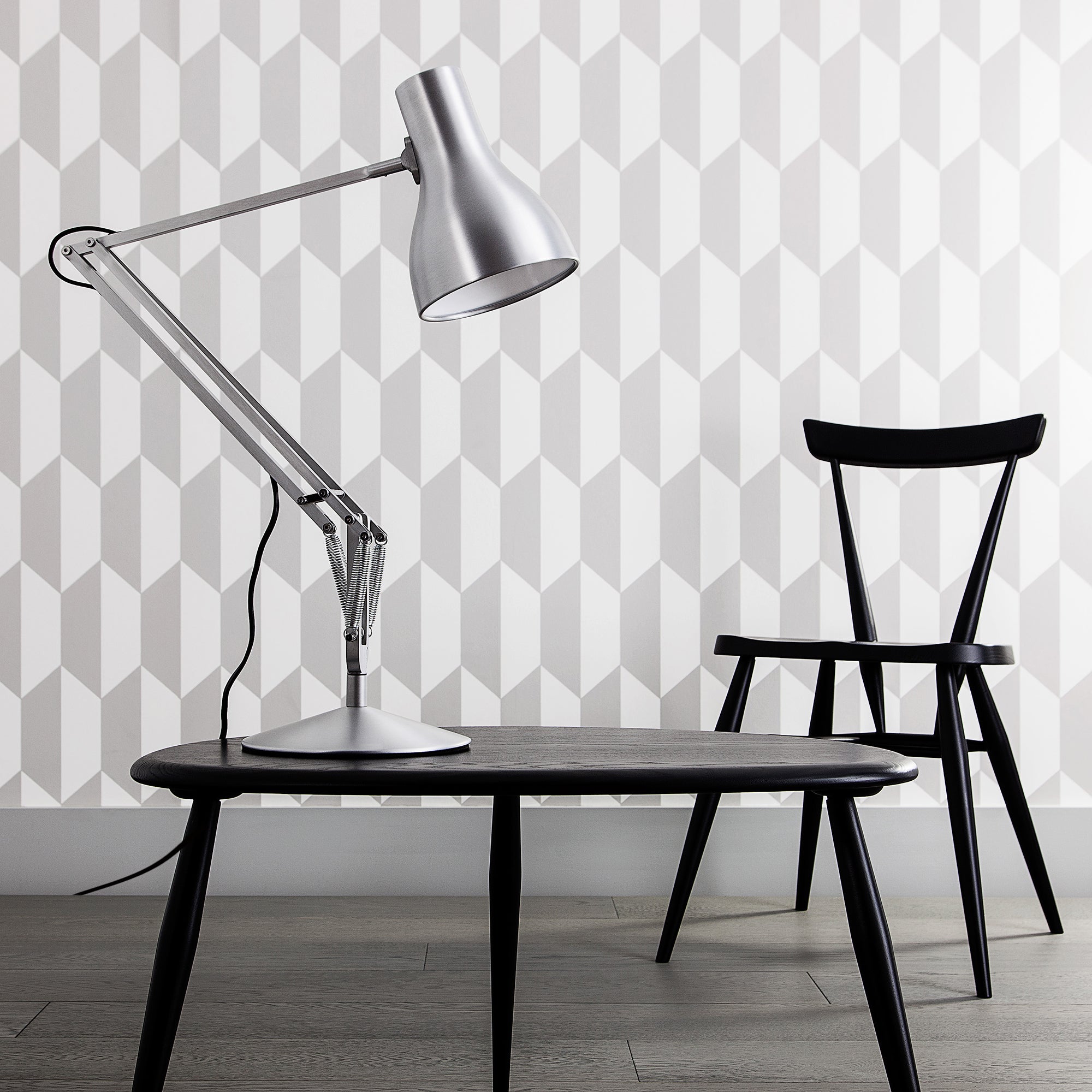 Type 75 Desk Lamp: LS
