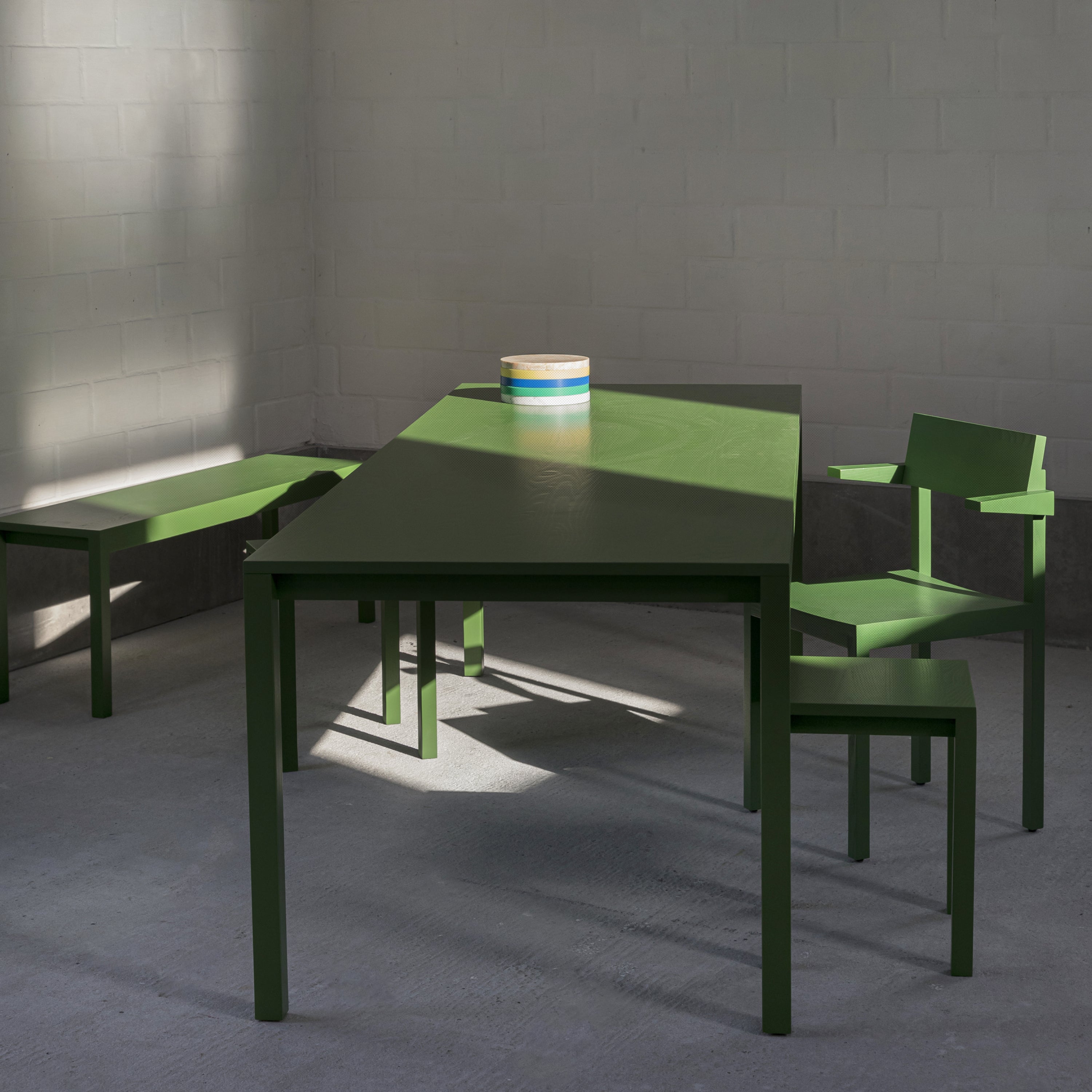 Silent Dining Table