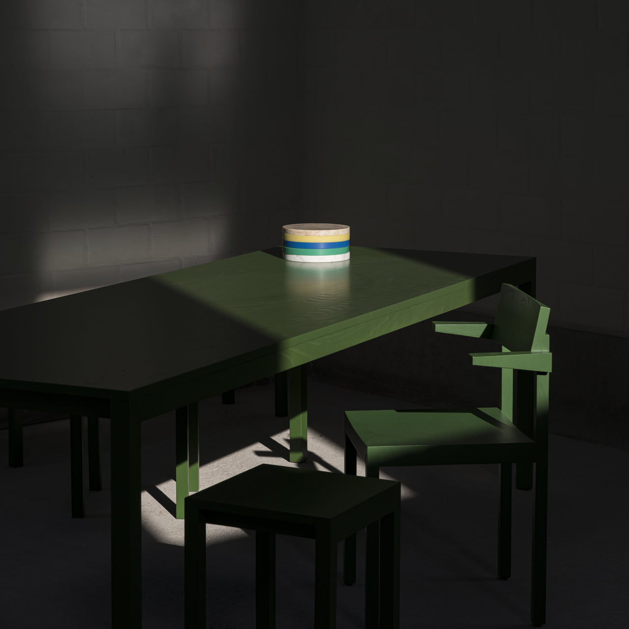 Silent Dining Table