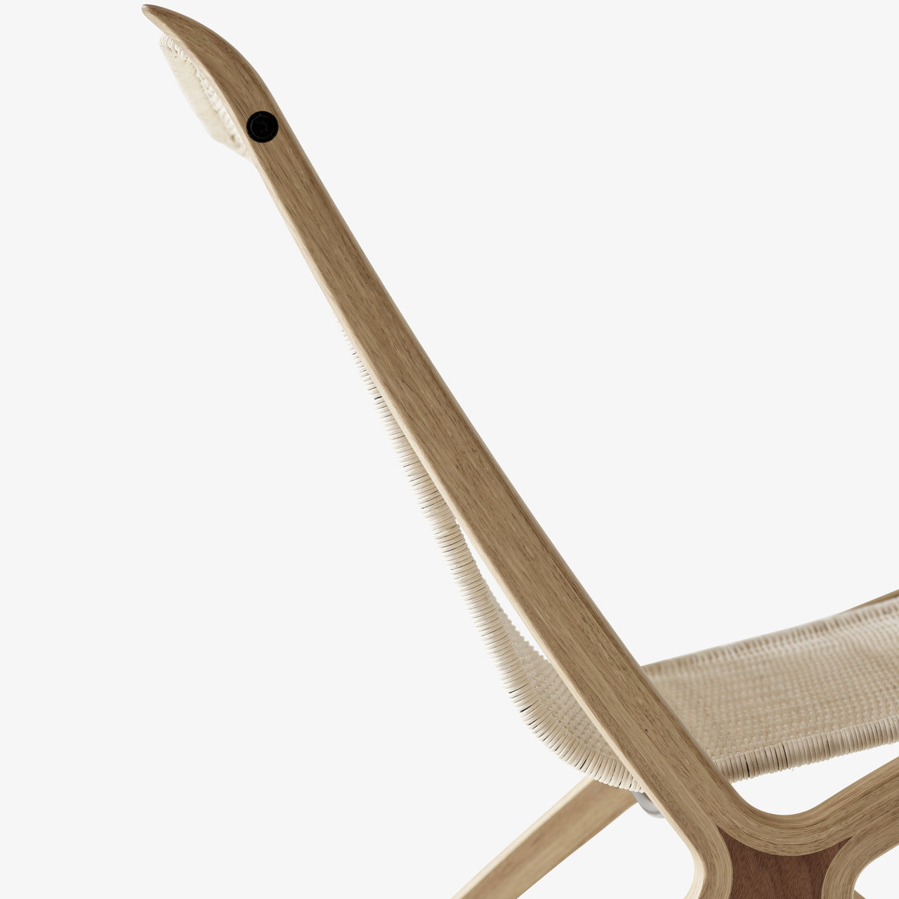 X Lounge Chair HM10