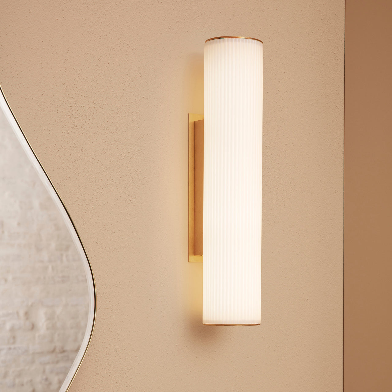 Vuelta Wall Lamp