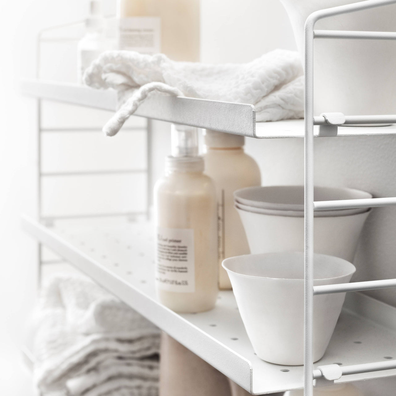 String Pocket Metal Shelving