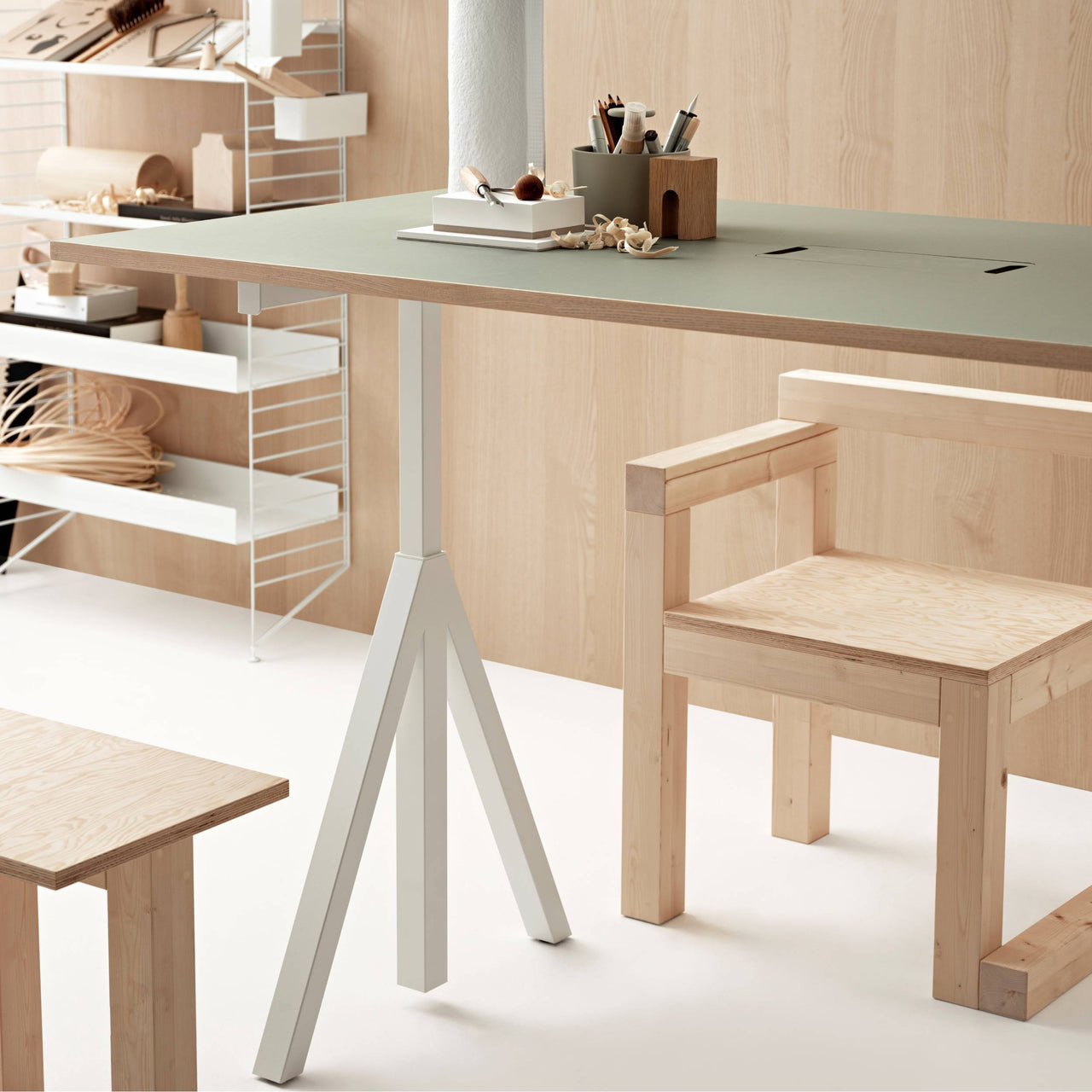 String Works: Height Adjustable Work Desk