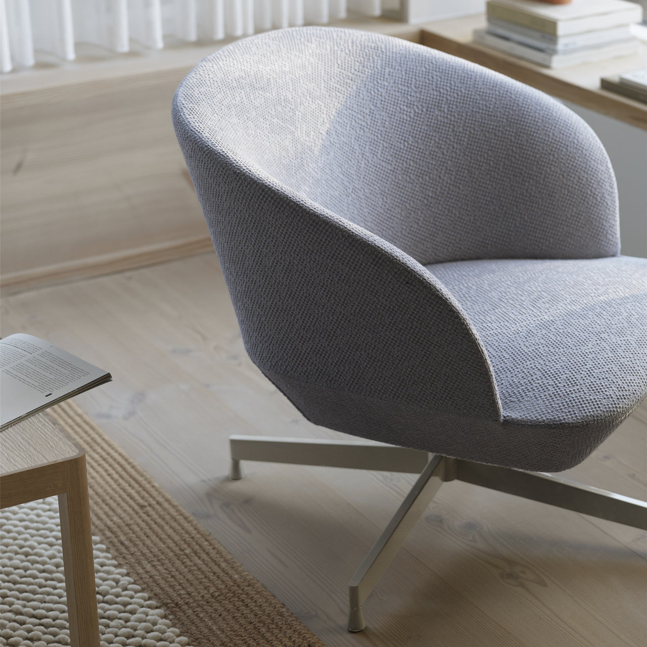 Oslo Lounge Chair: Swivel Base