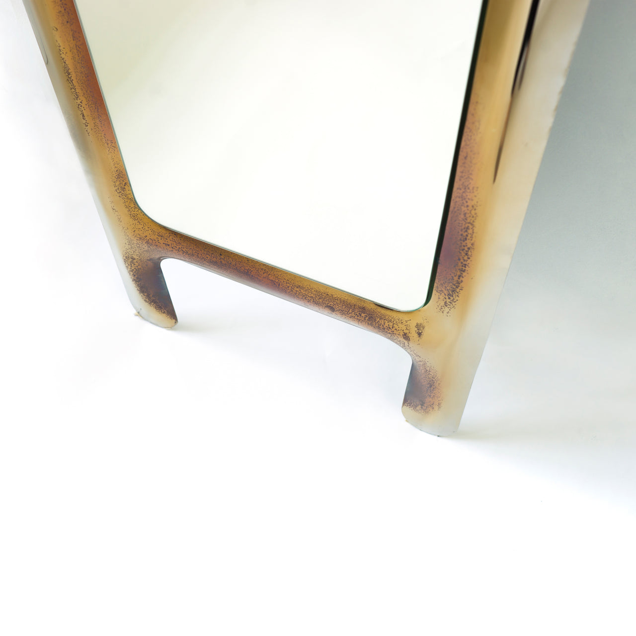 Drab Mirror