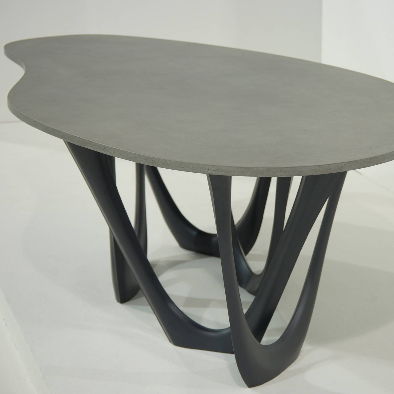 G-Table Concrete